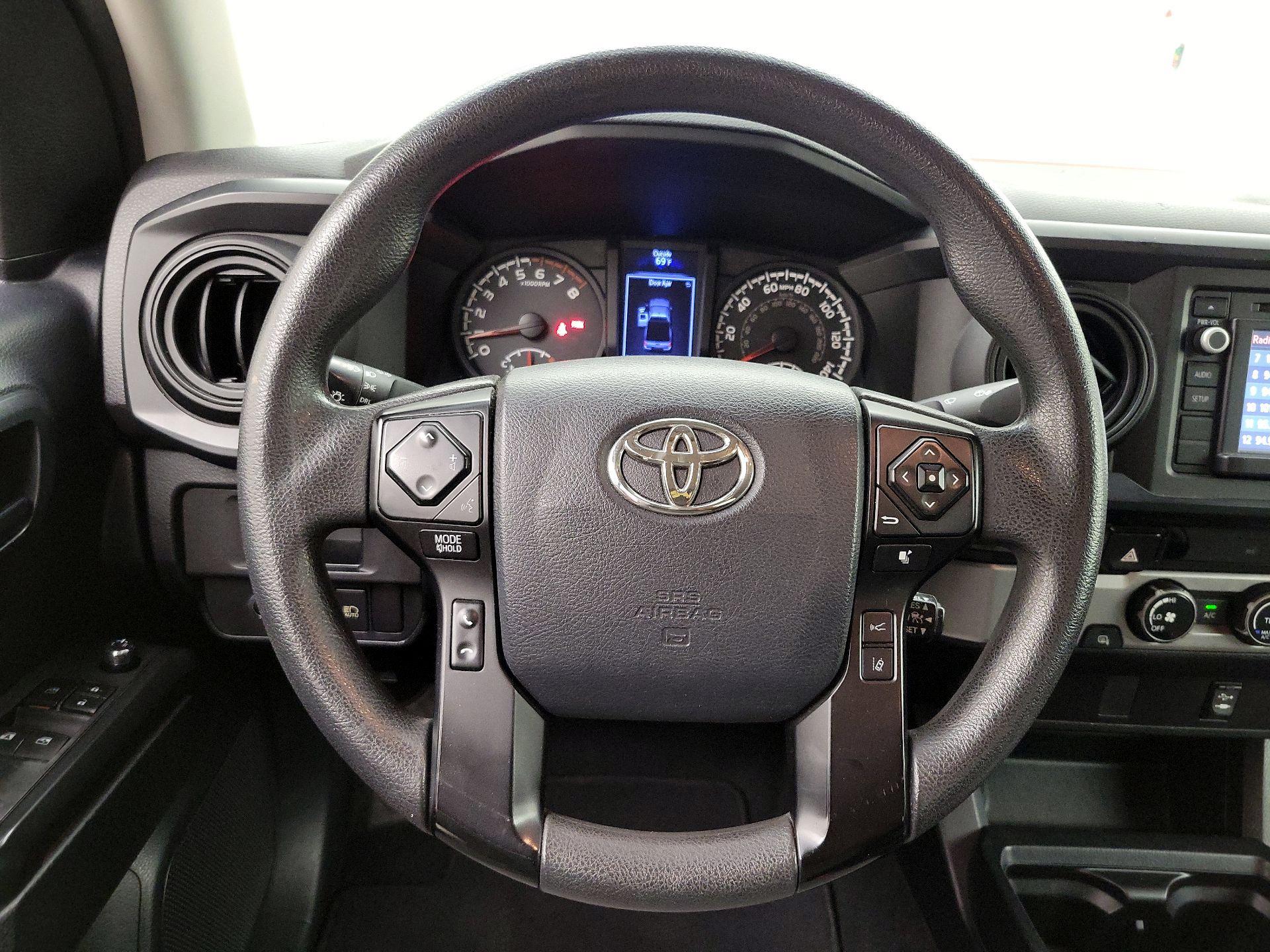 Thumbnail: 2018 Toyota Tacoma - 10
