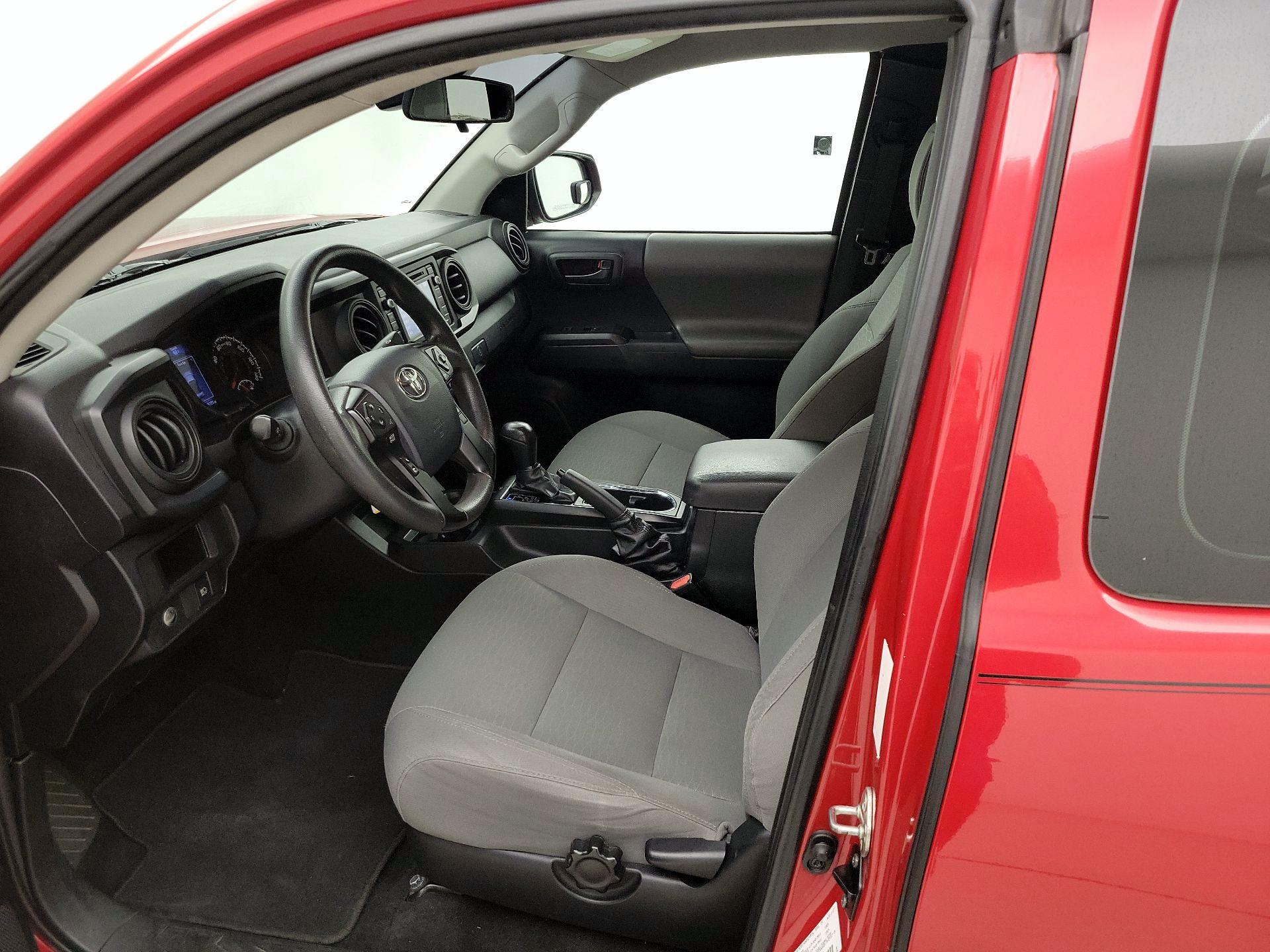 Thumbnail: 2018 Toyota Tacoma - 11