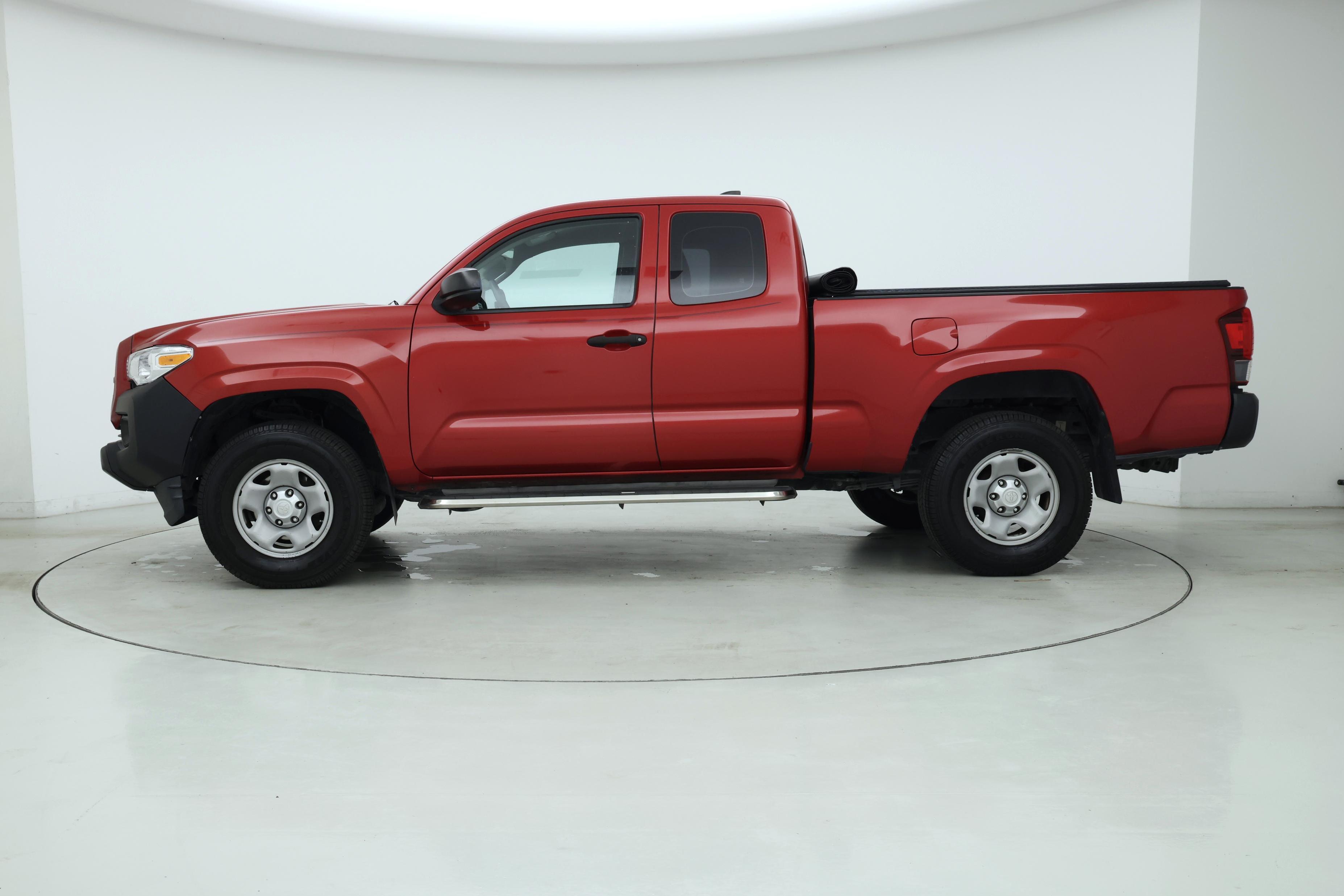 Thumbnail: 2018 Toyota Tacoma - 3