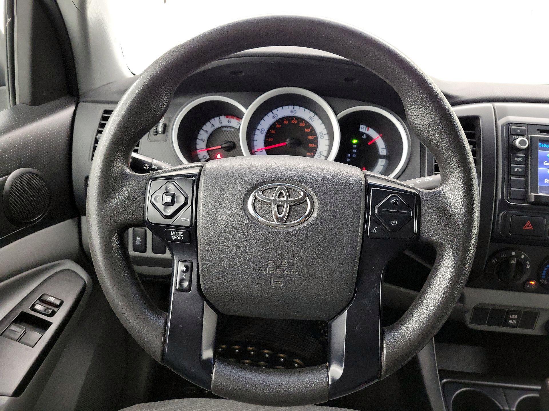 Thumbnail: 2015 Toyota Tacoma - 10