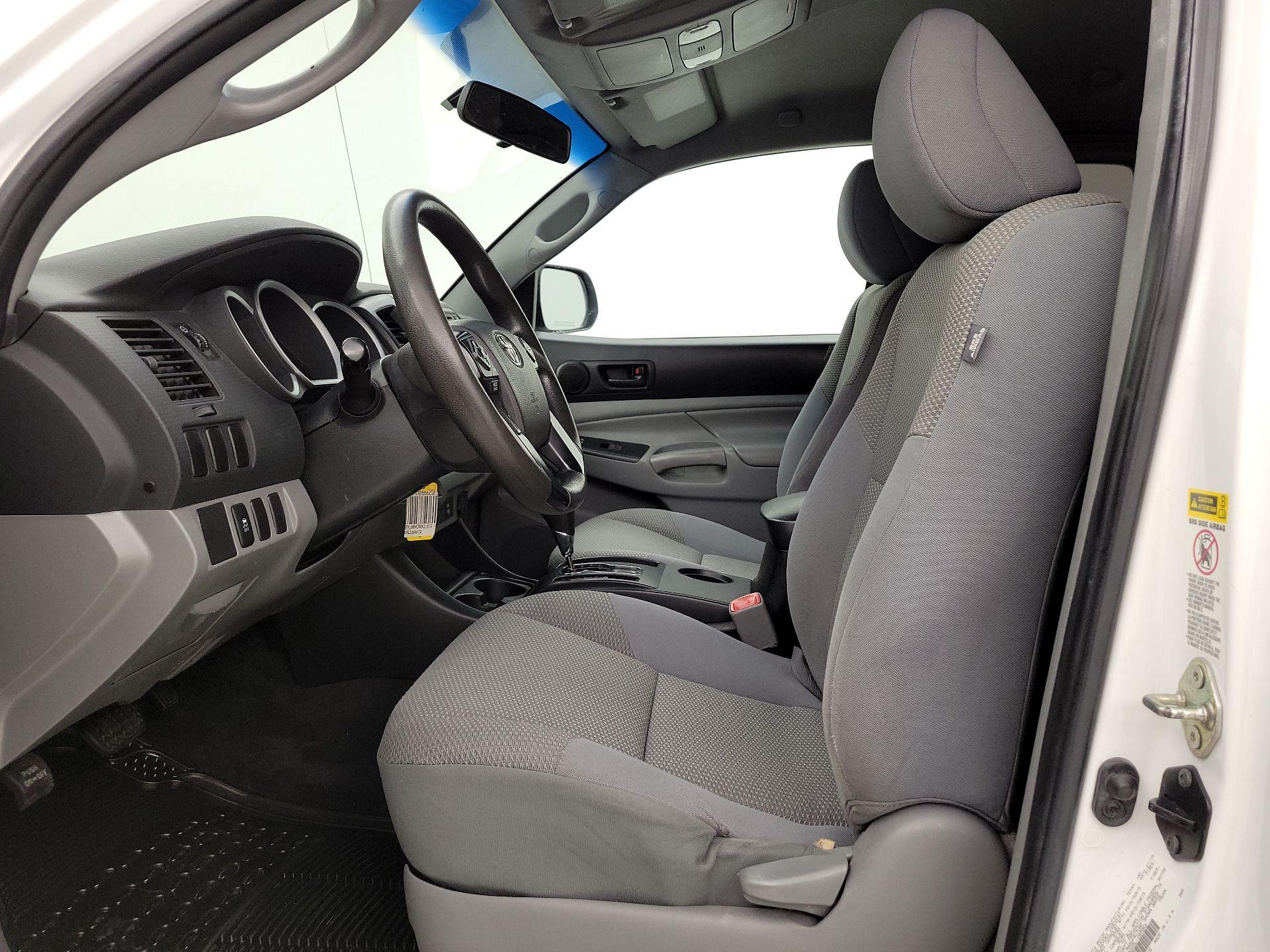 Thumbnail: 2015 Toyota Tacoma - 11