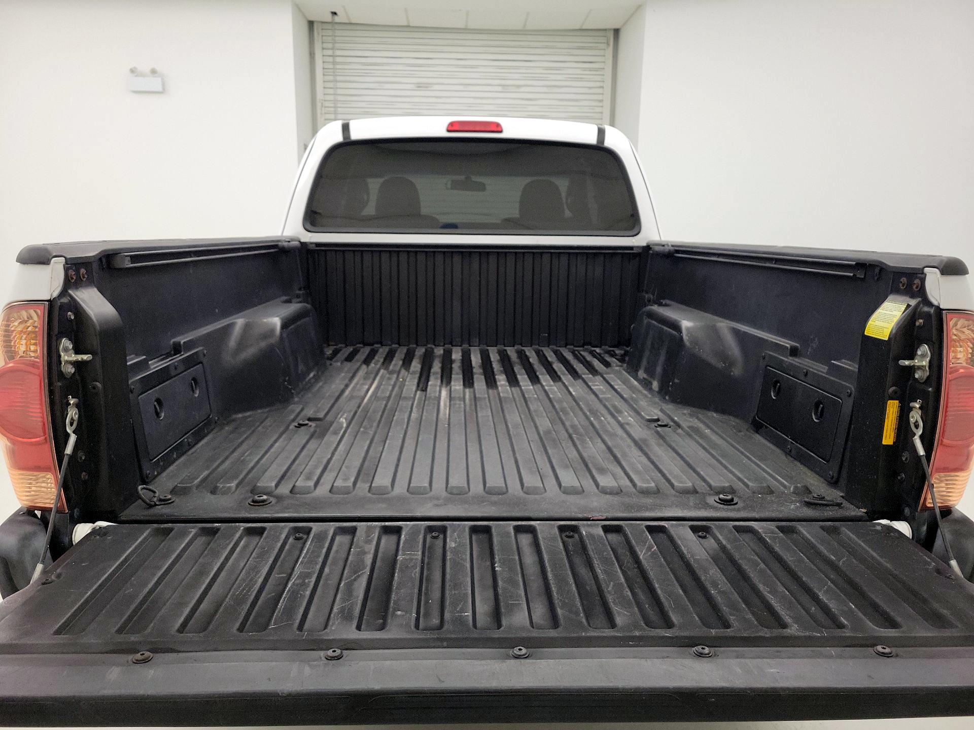 Thumbnail: 2015 Toyota Tacoma - 19