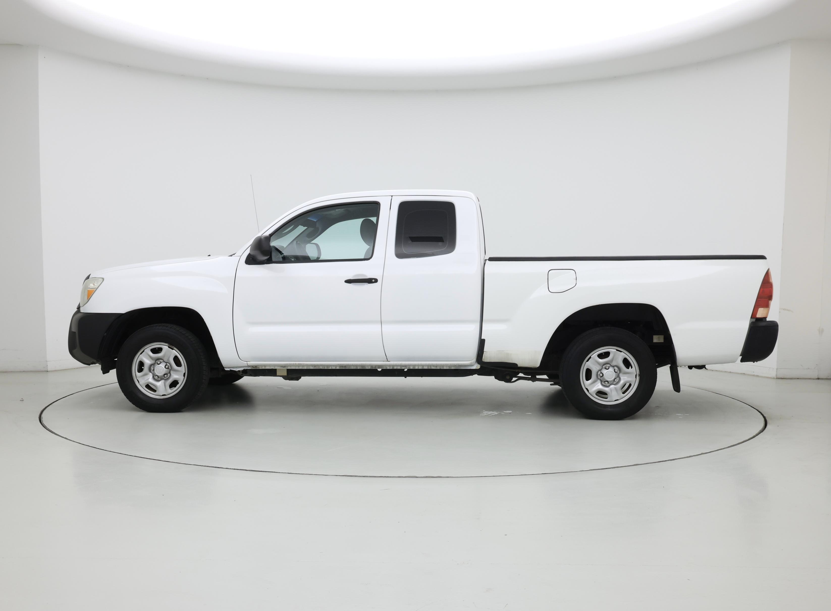 Thumbnail: 2015 Toyota Tacoma - 3