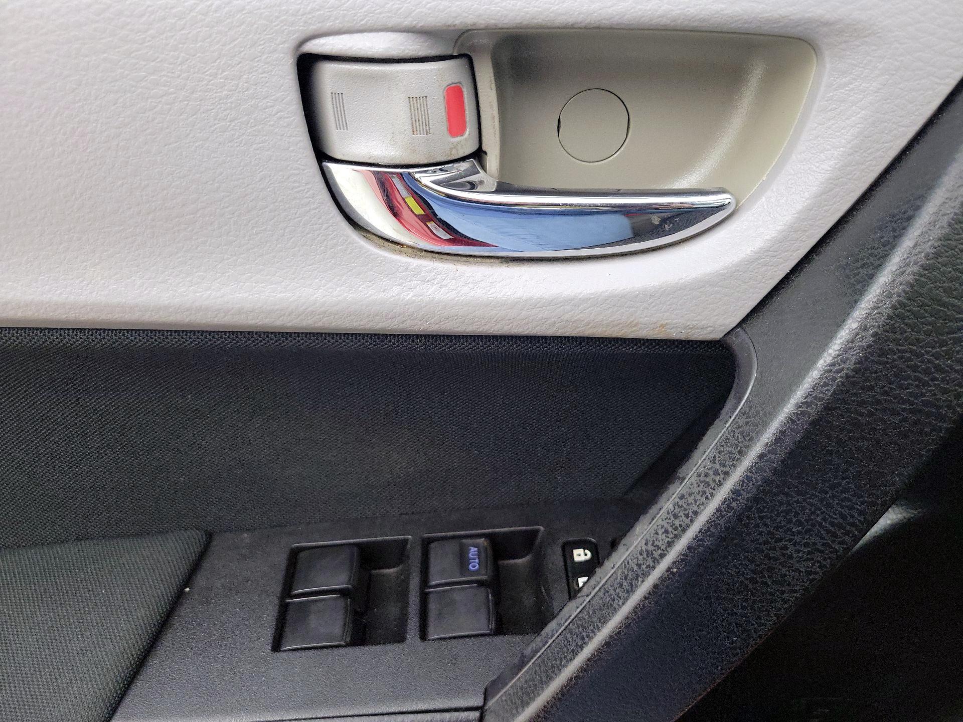 Thumbnail: 2017 Toyota Corolla - 12