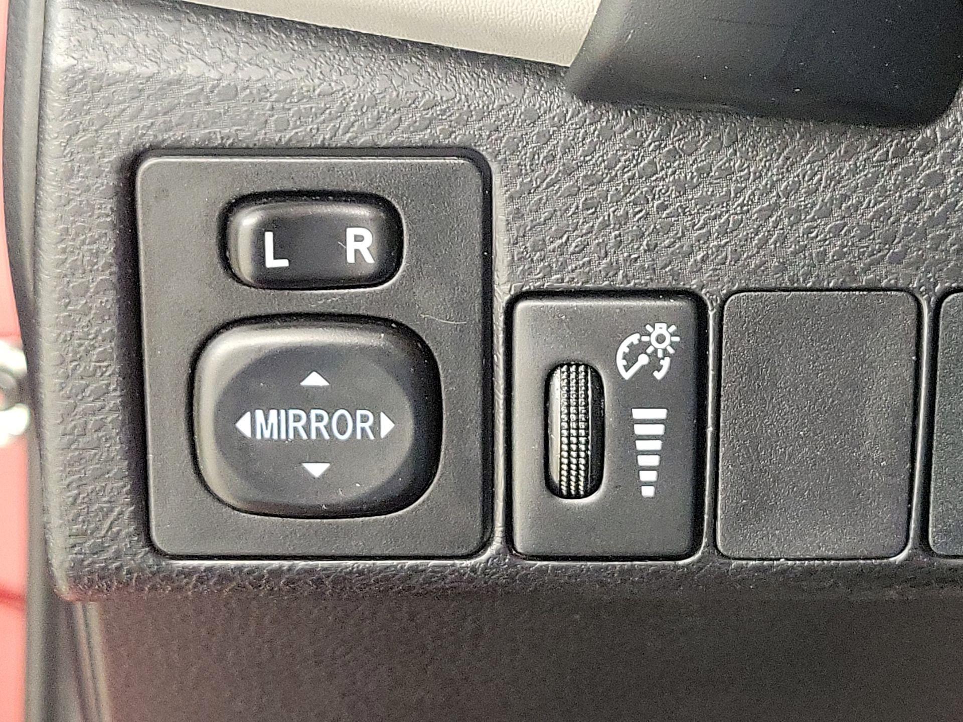 Thumbnail: 2017 Toyota Corolla - 13