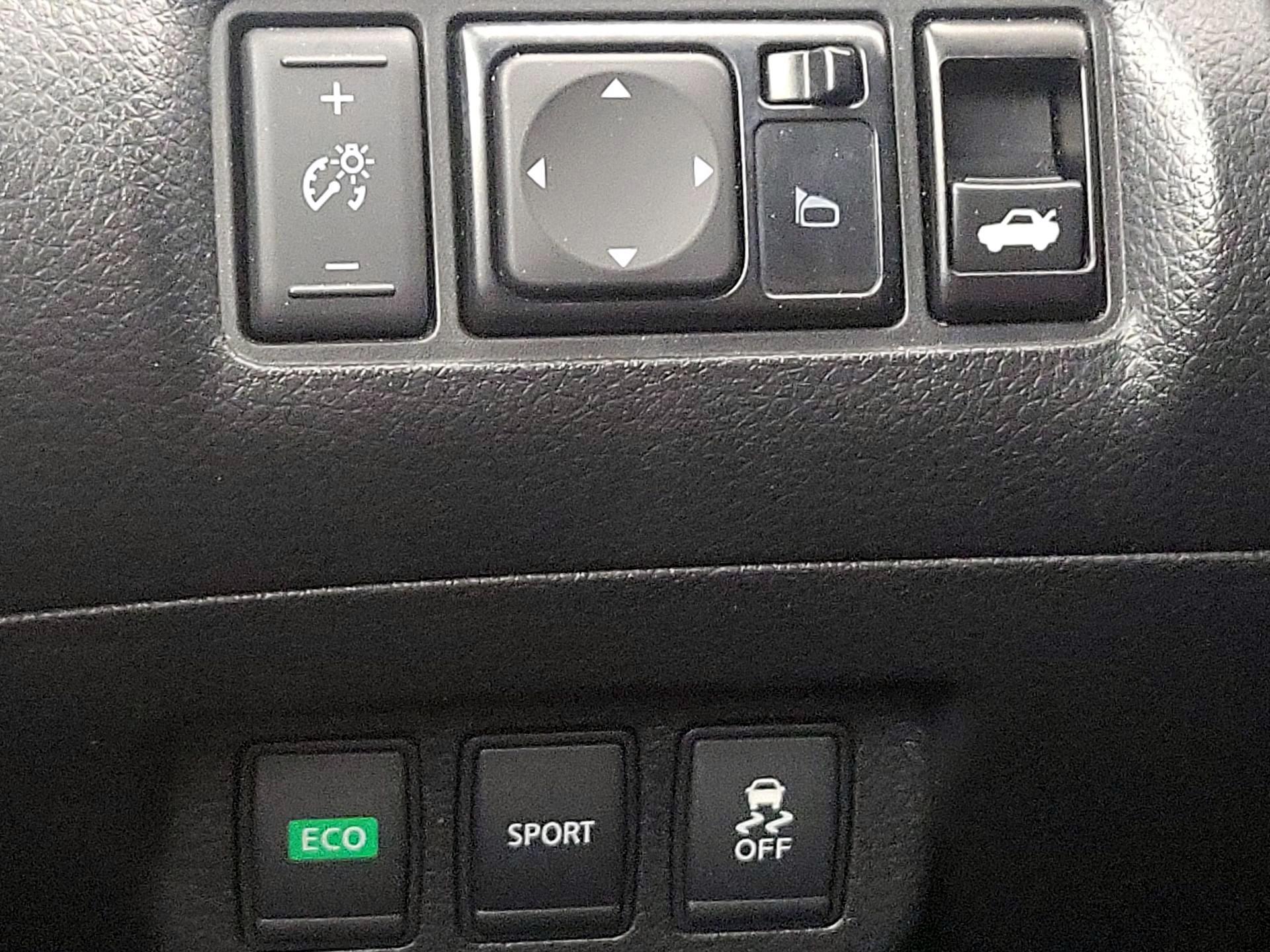Thumbnail: 2015 Nissan Sentra - 13
