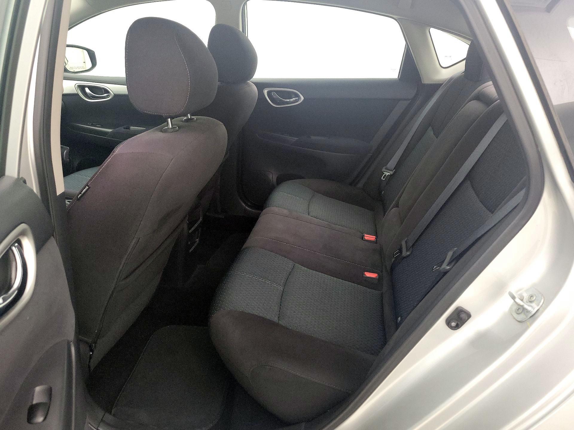 Thumbnail: 2015 Nissan Sentra - 18