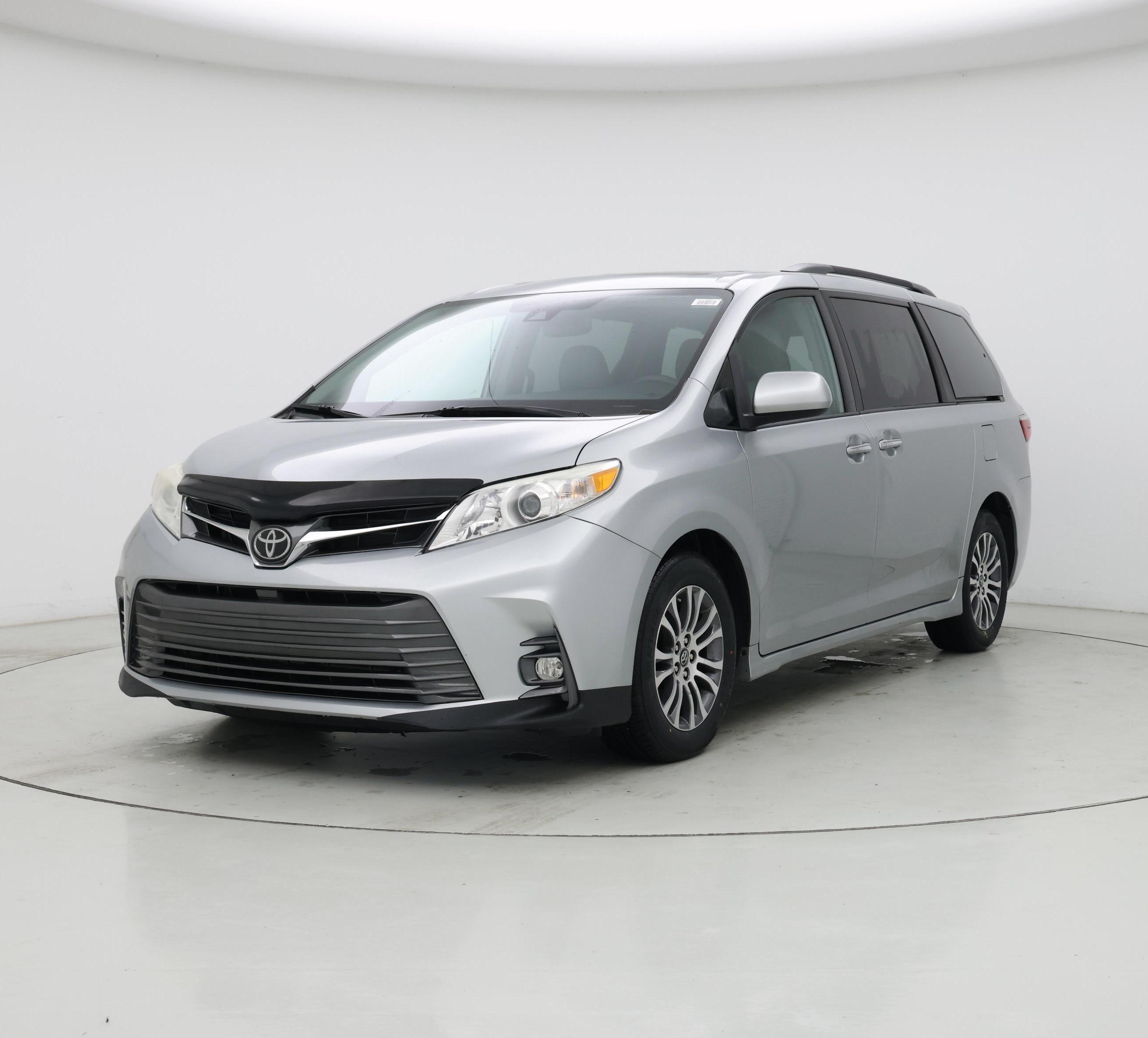 Thumbnail: 2019 Toyota Sienna - 4
