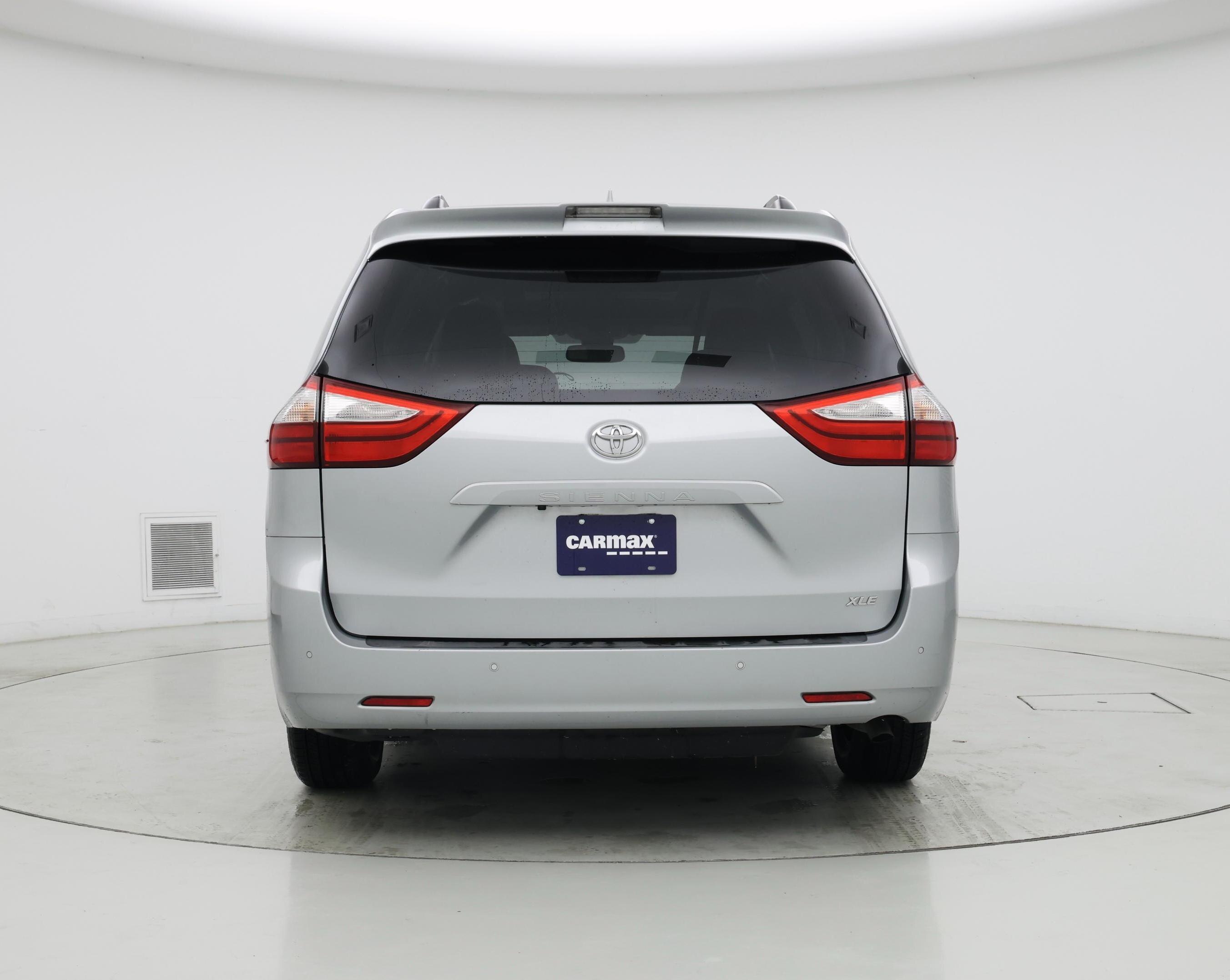 Thumbnail: 2019 Toyota Sienna - 6