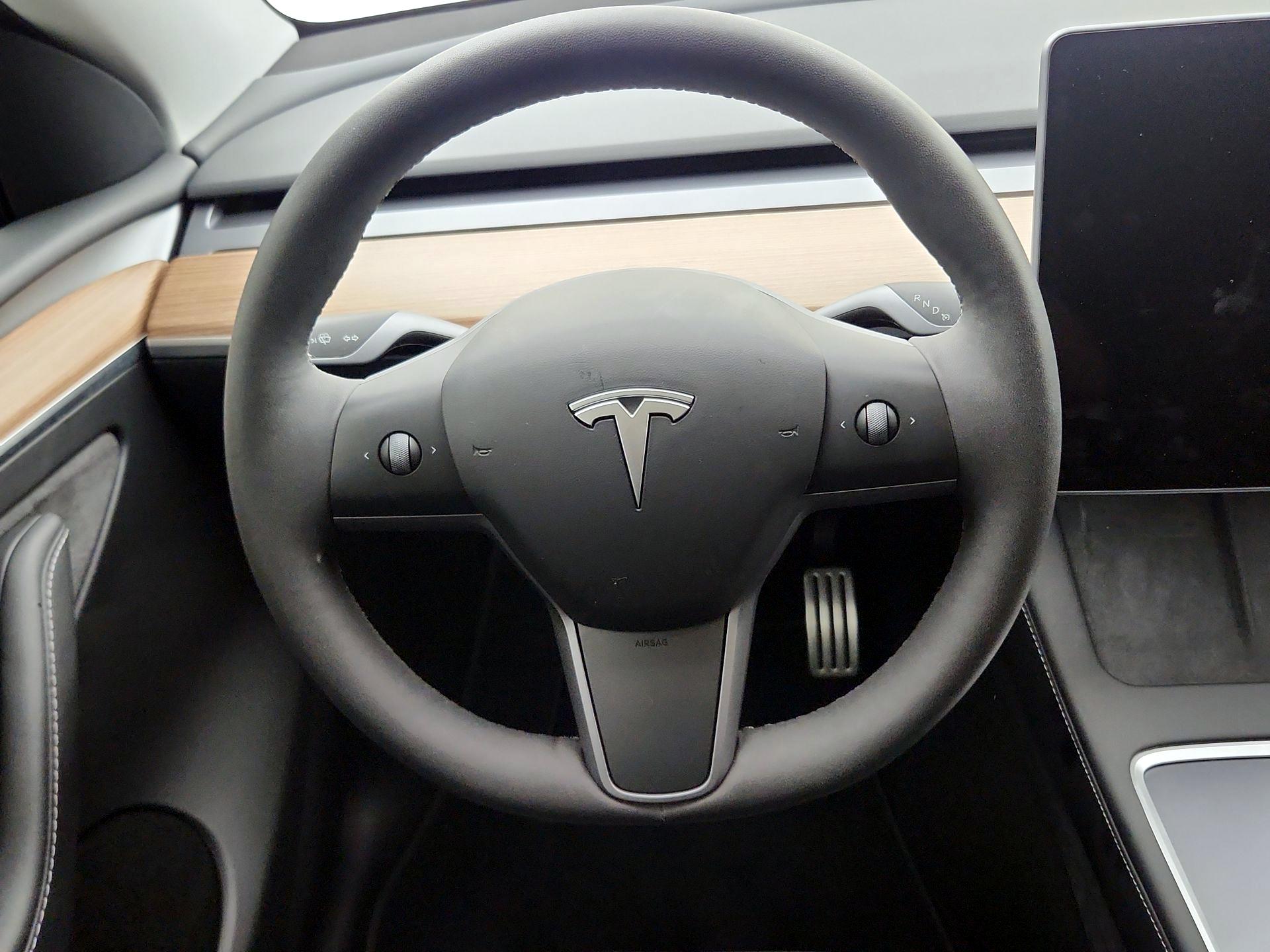 Thumbnail: 2023 Tesla Model Y - 10
