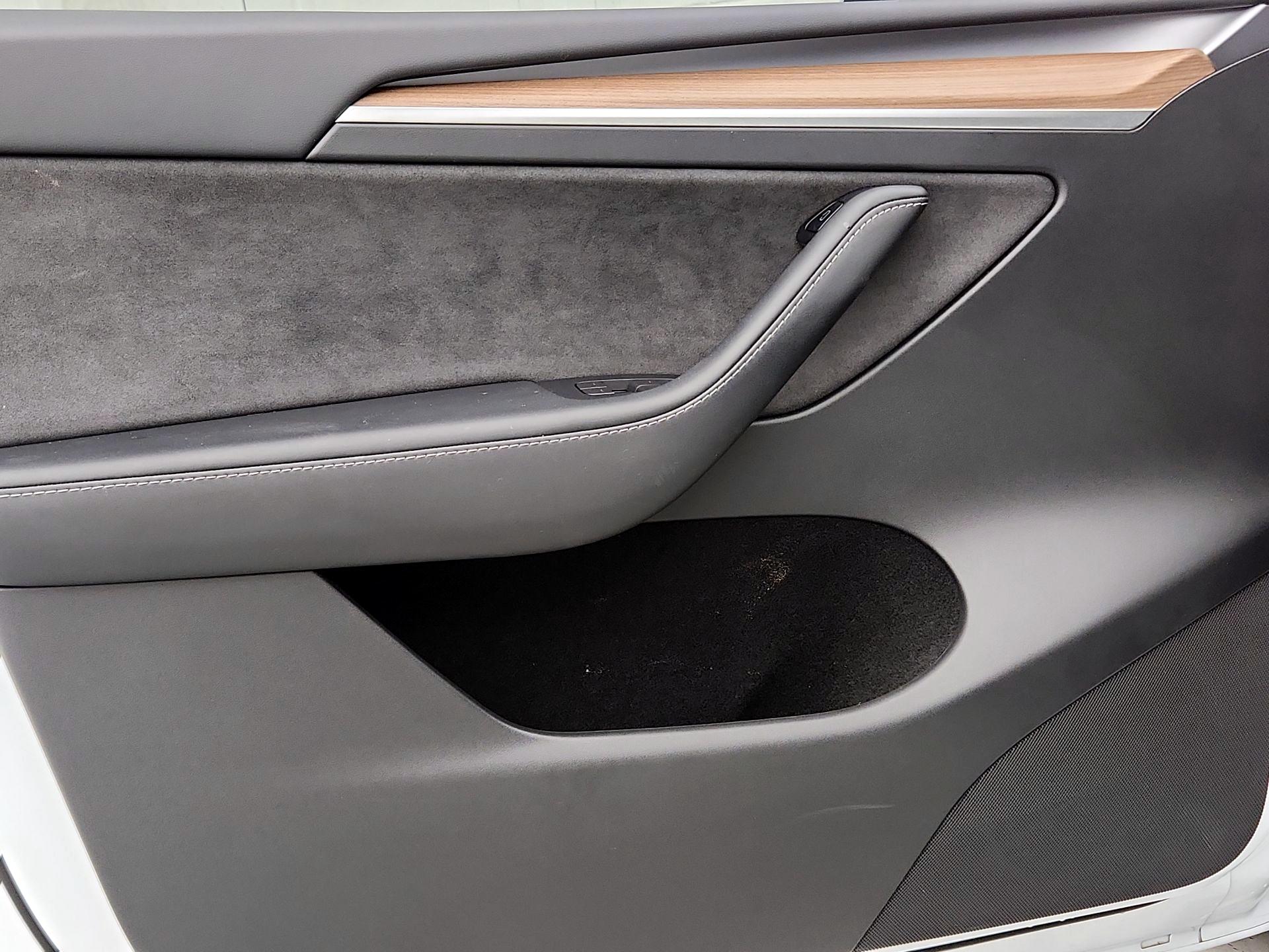 Thumbnail: 2023 Tesla Model Y - 12
