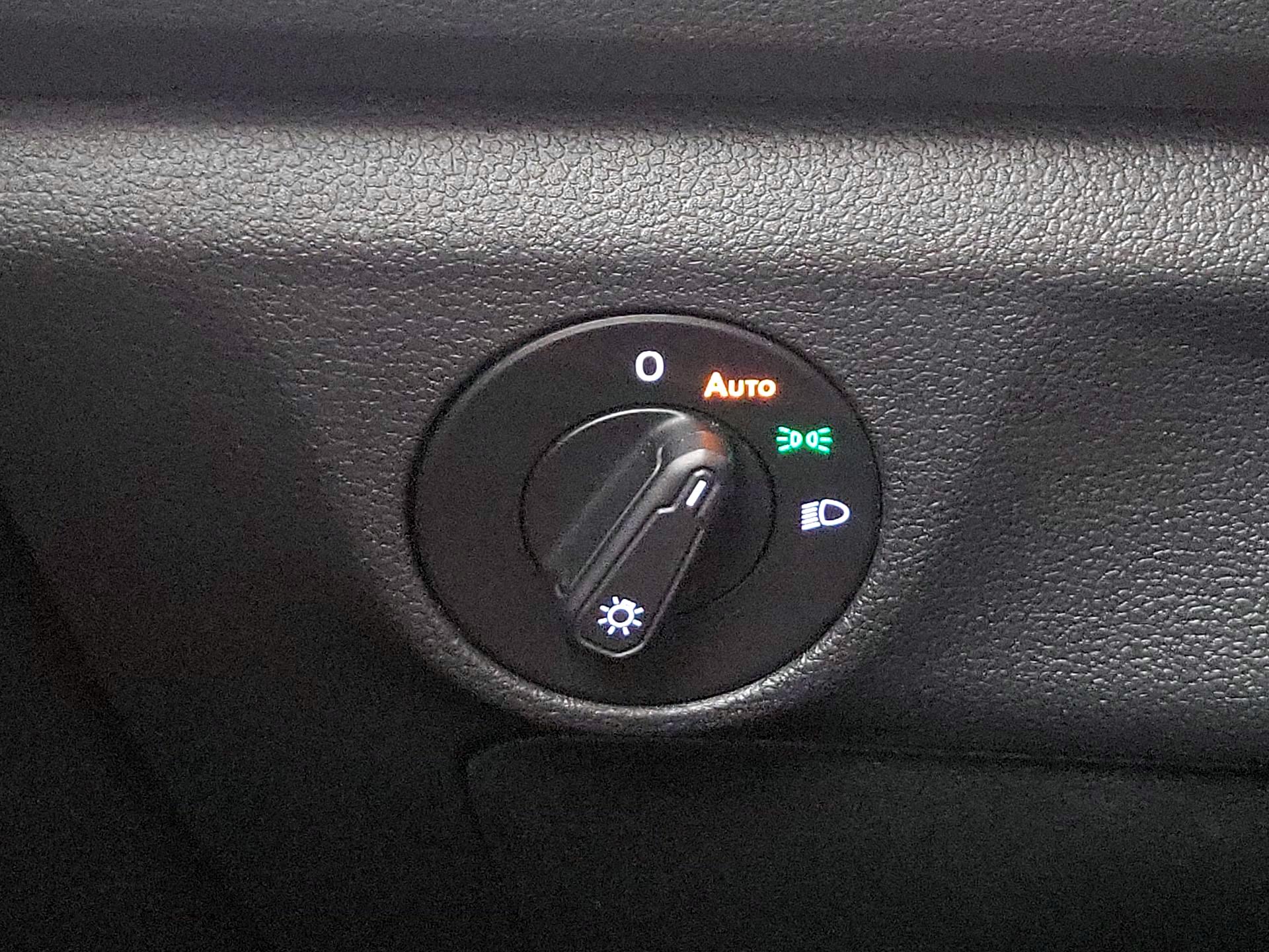 Thumbnail: 2019 Volkswagen Jetta - 13