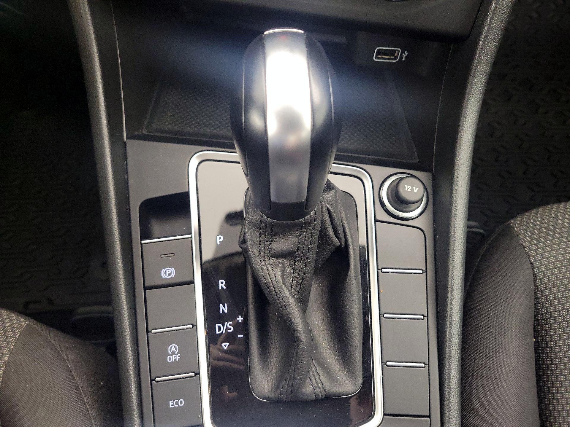 Thumbnail: 2019 Volkswagen Jetta - 17