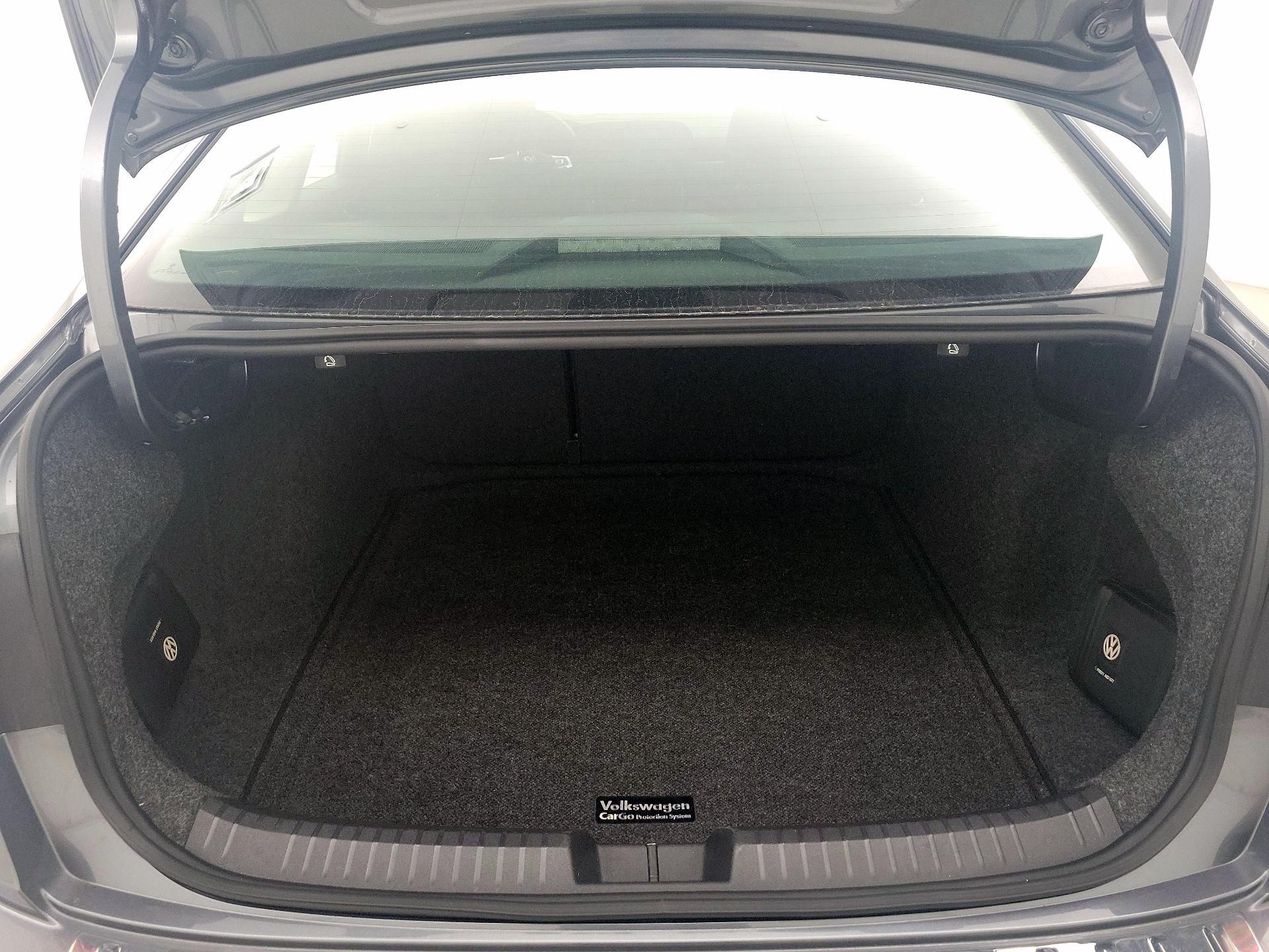 Thumbnail: 2019 Volkswagen Jetta - 20