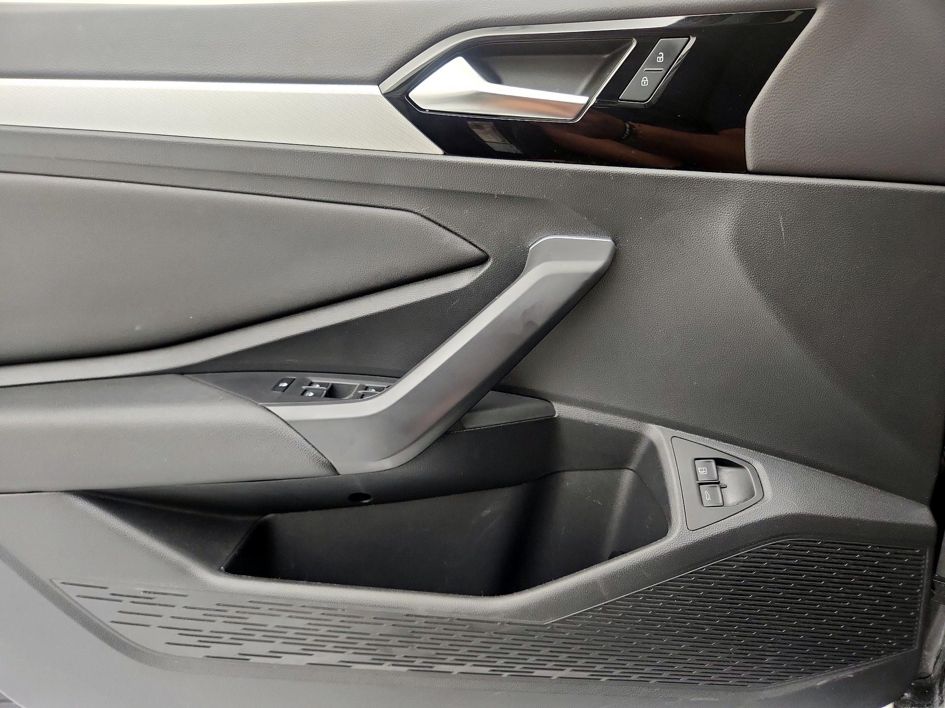 Thumbnail: 2021 Volkswagen Jetta - 12