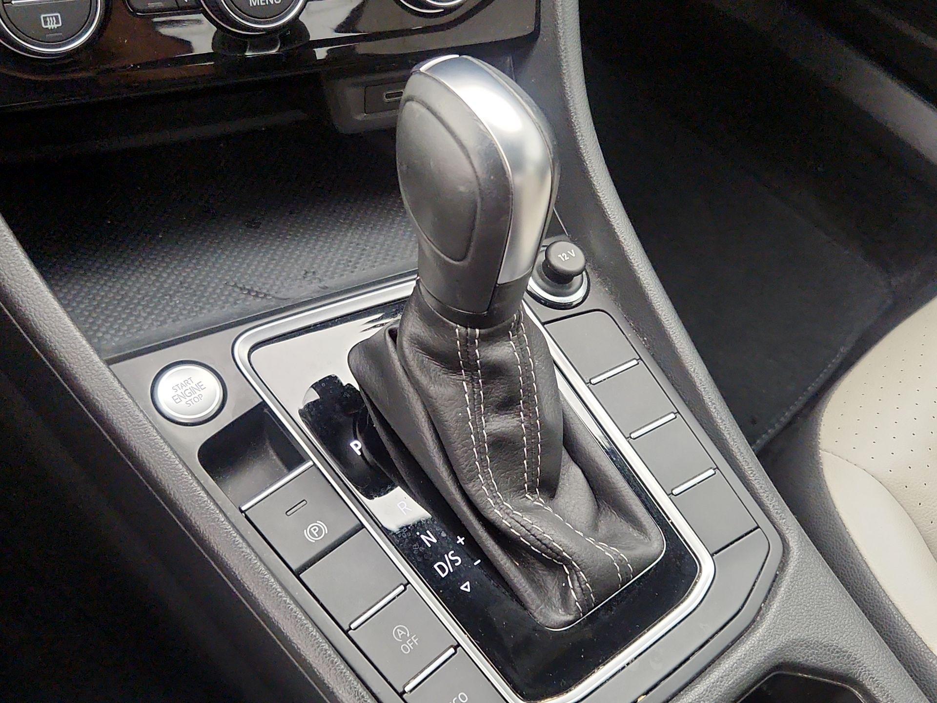 Thumbnail: 2021 Volkswagen Jetta - 17