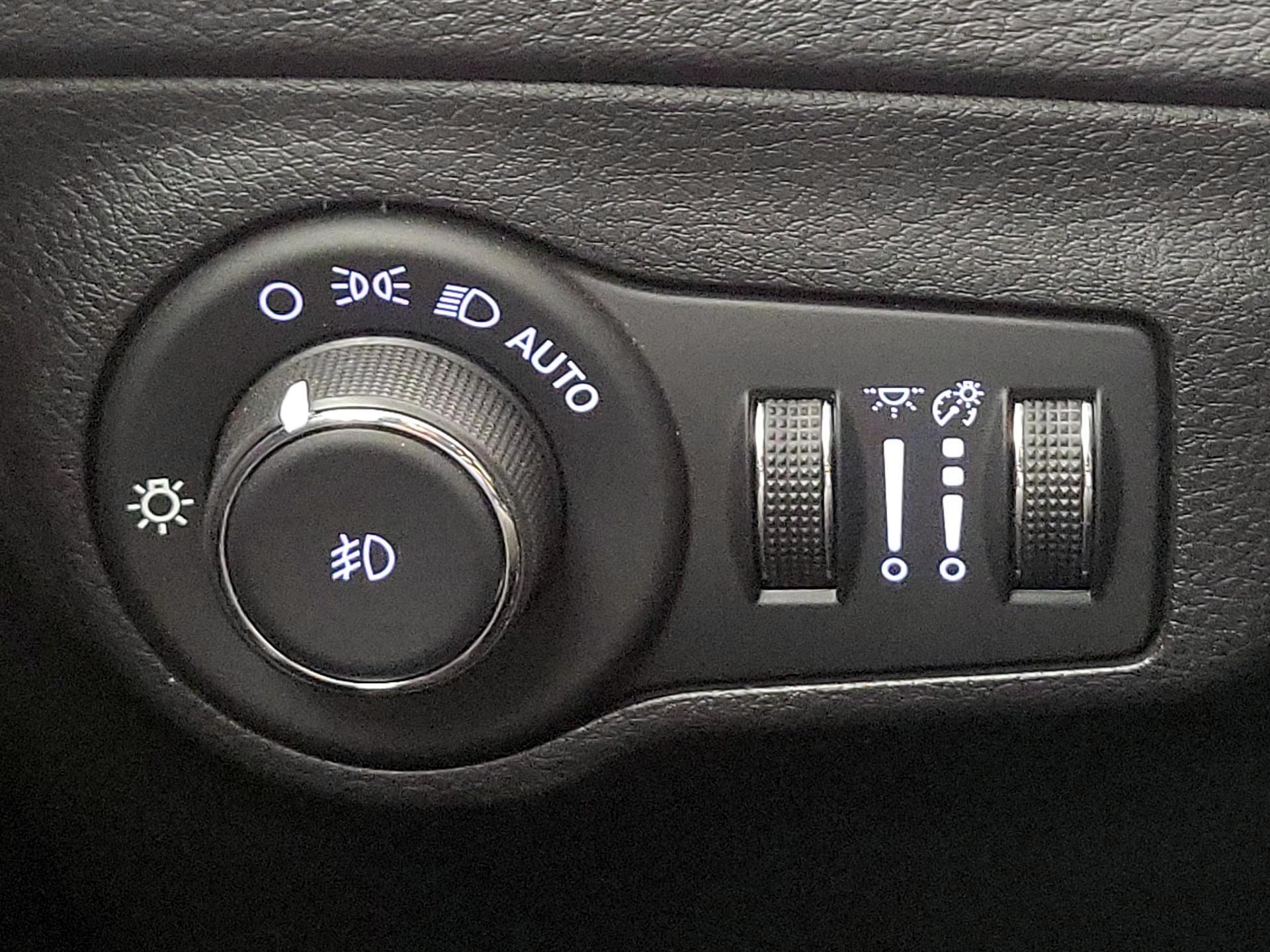 Thumbnail: 2020 Jeep Compass - 13