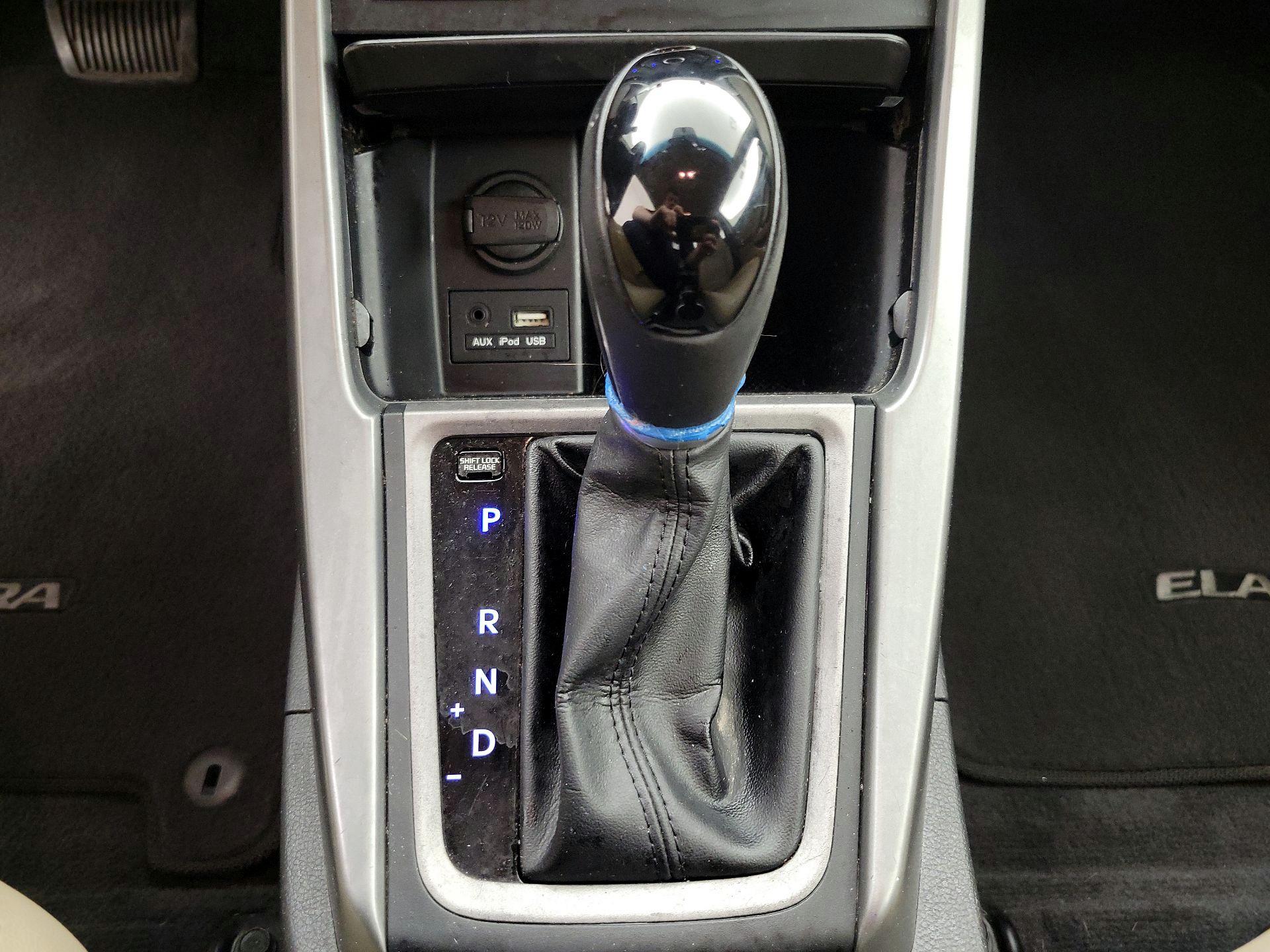 Thumbnail: 2014 Hyundai Elantra - 17