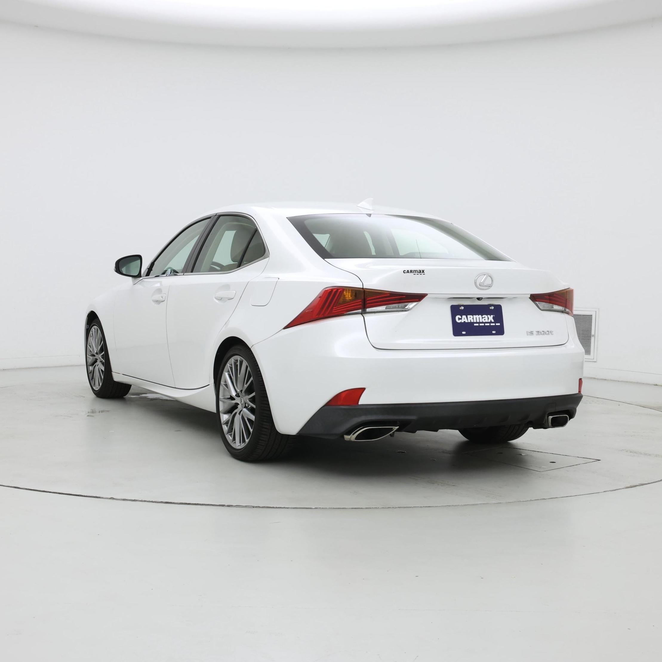 Thumbnail: 2017 Lexus IS - 2