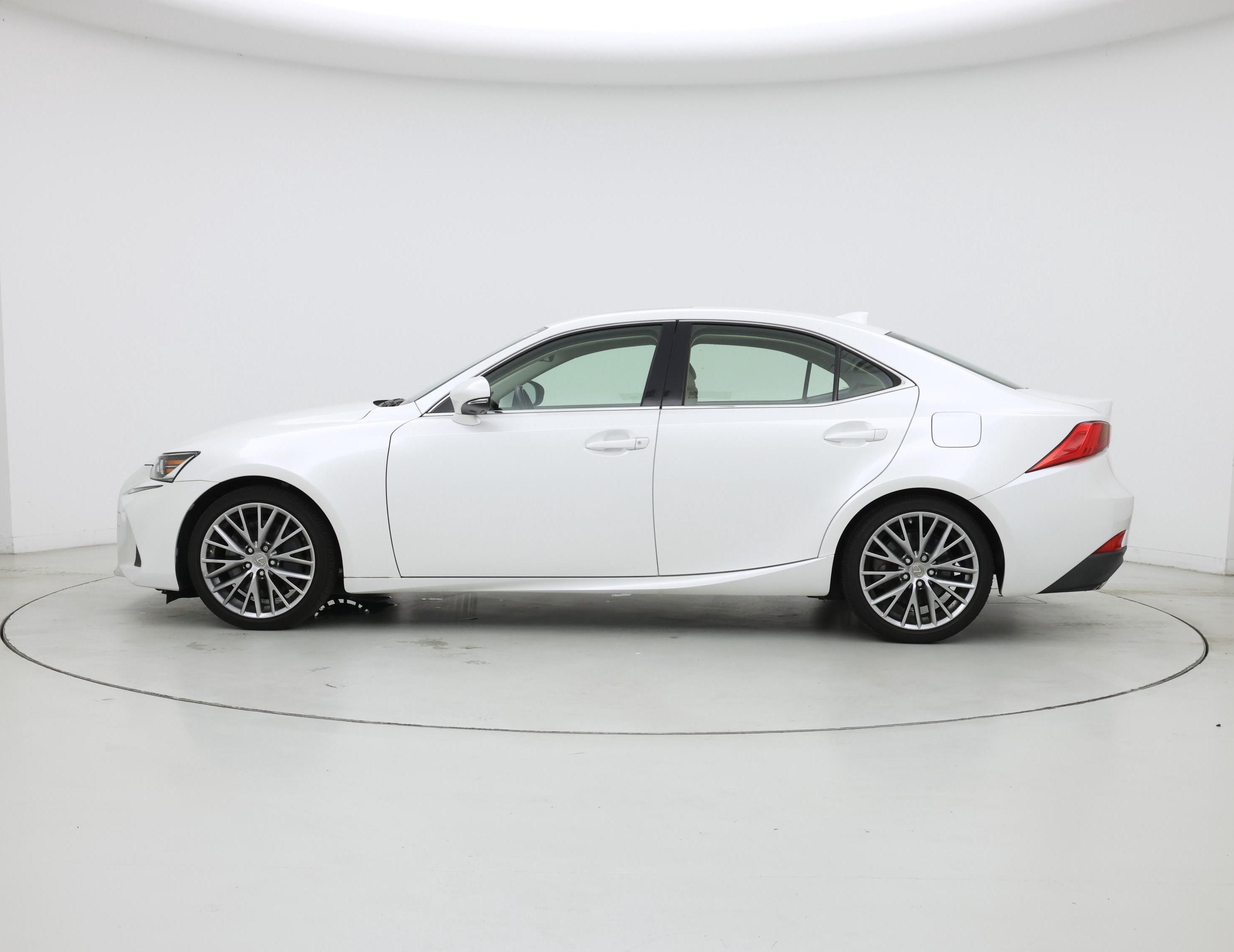 Thumbnail: 2017 Lexus IS - 3
