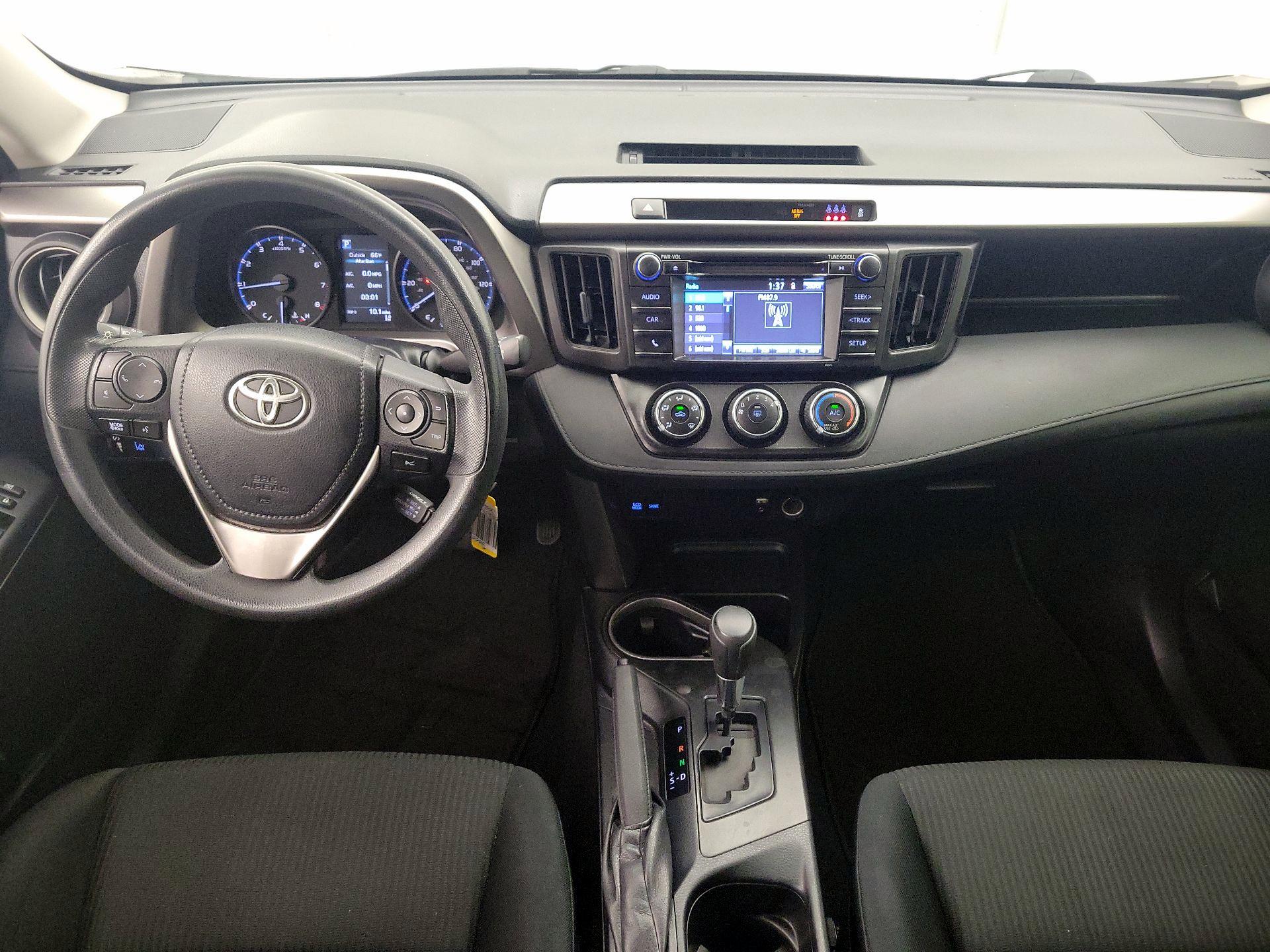 Thumbnail: 2017 Toyota RAV4 - 9