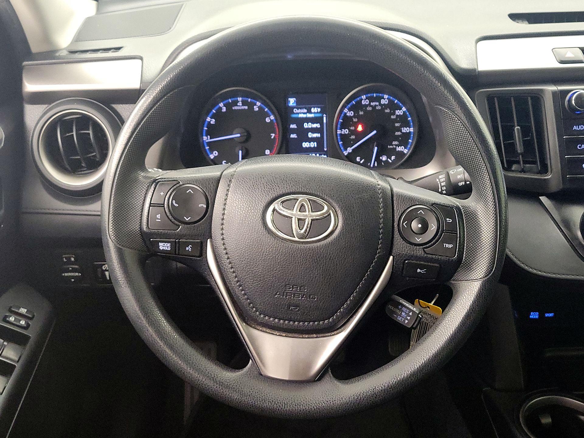 Thumbnail: 2017 Toyota RAV4 - 10