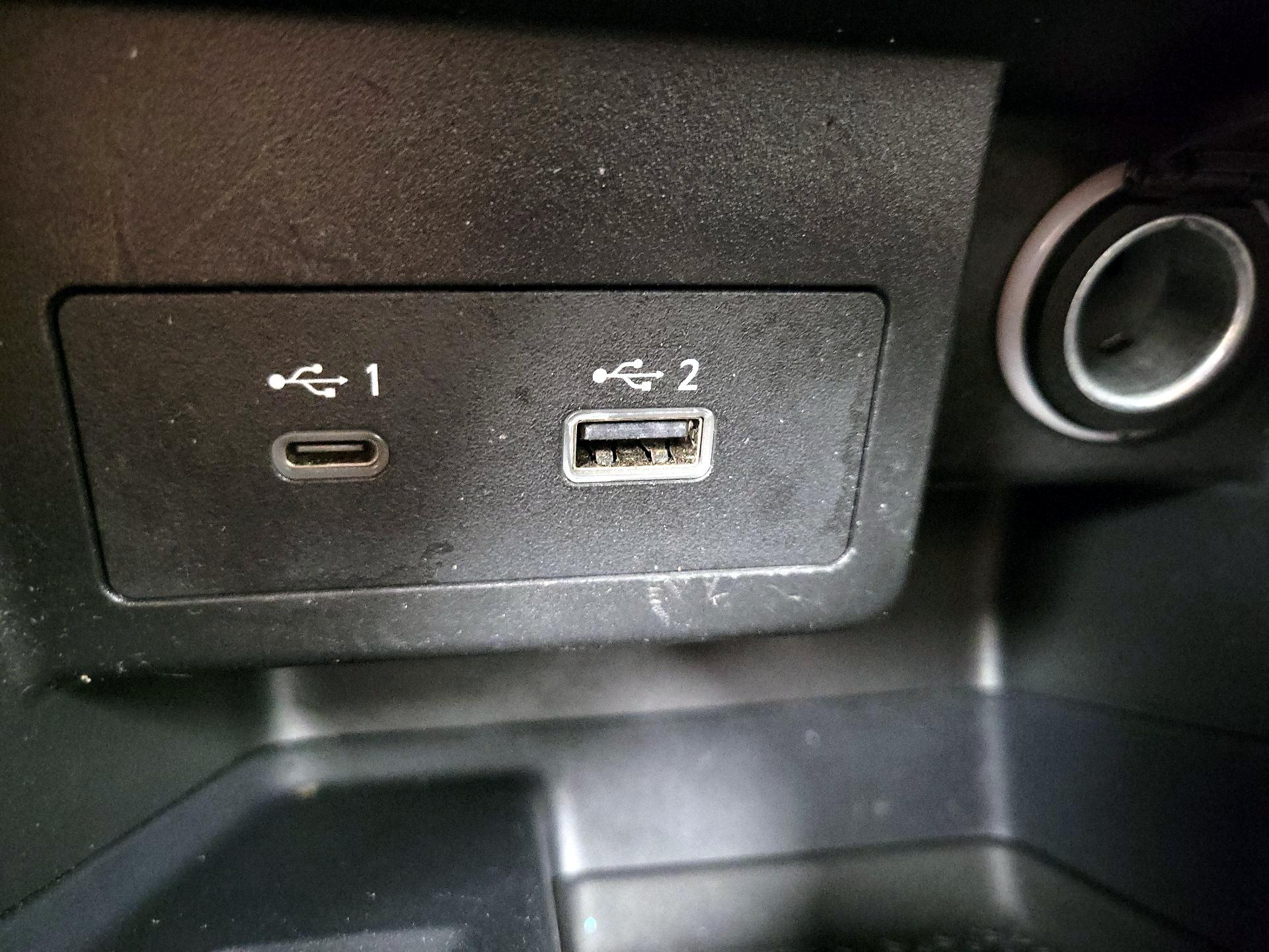 Thumbnail: 2021 Nissan Kicks - 17