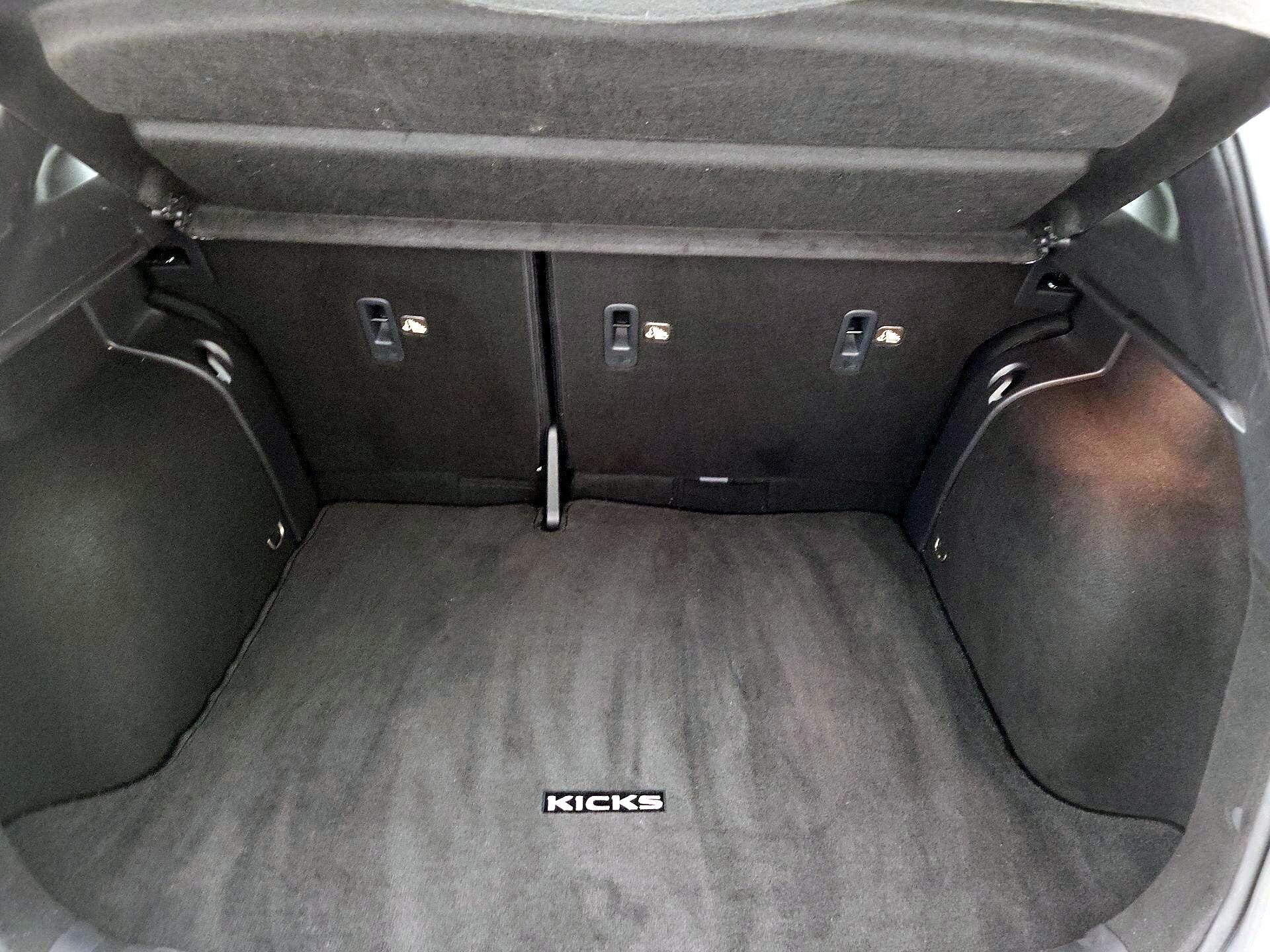 Thumbnail: 2021 Nissan Kicks - 19