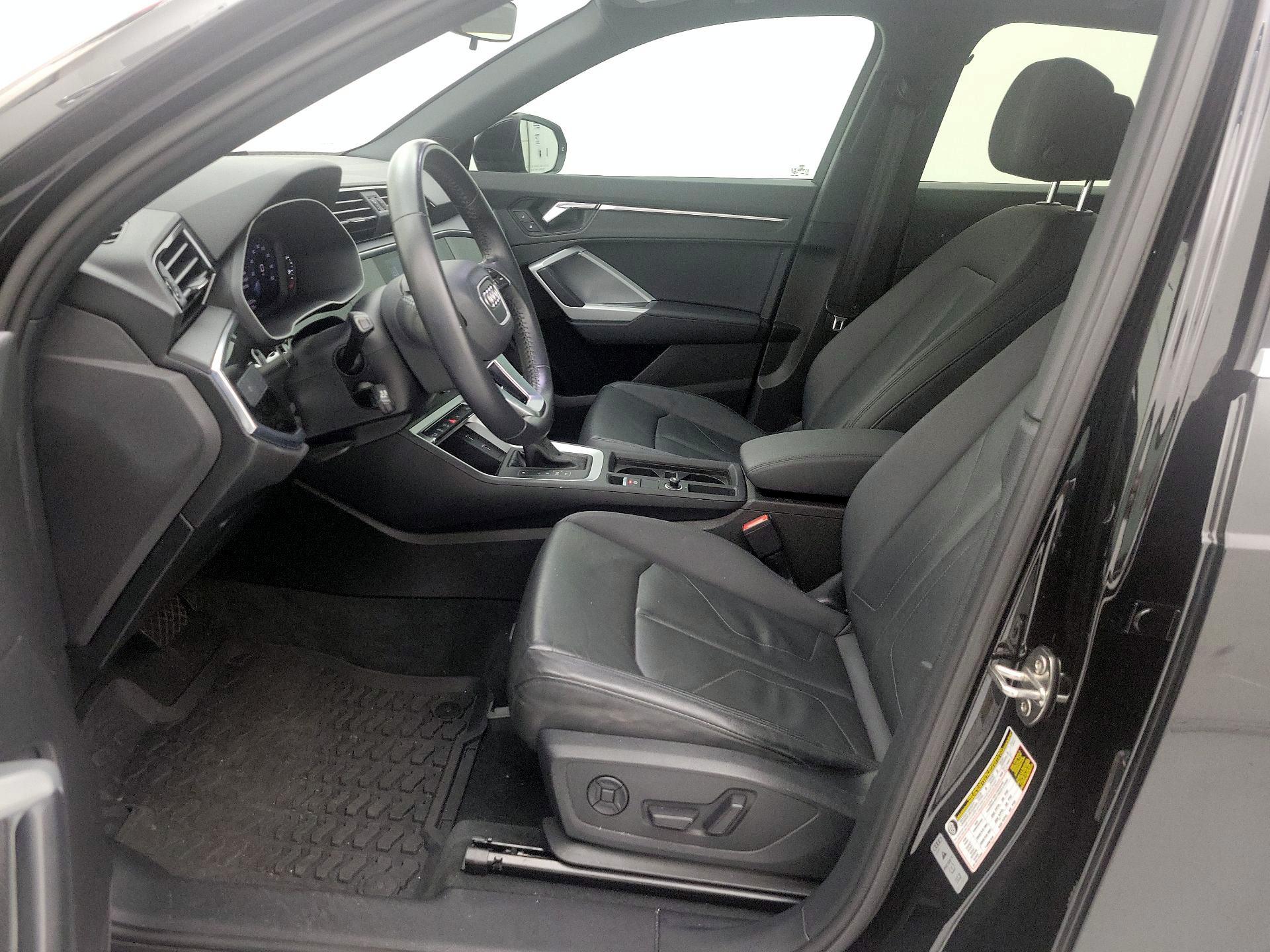 Thumbnail: 2020 Audi Q3 - 11