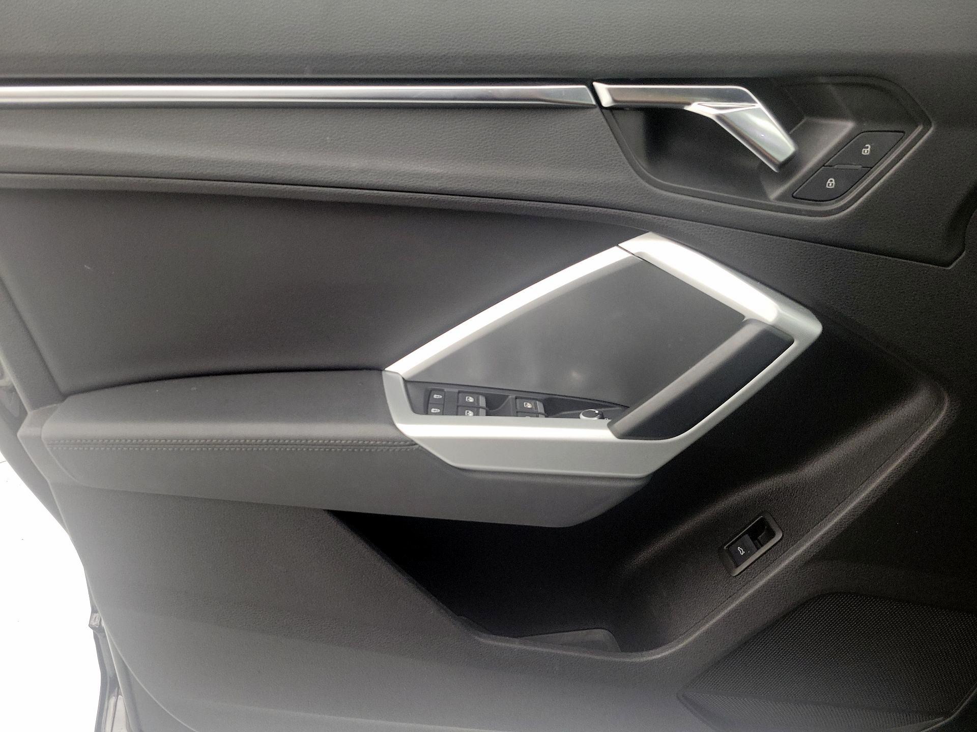 Thumbnail: 2020 Audi Q3 - 12