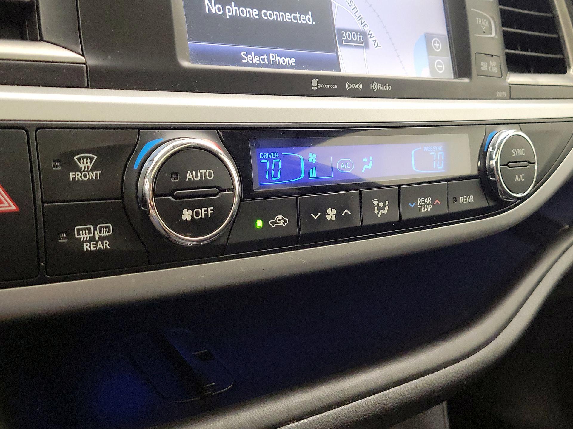Thumbnail: 2018 Toyota Highlander - 16