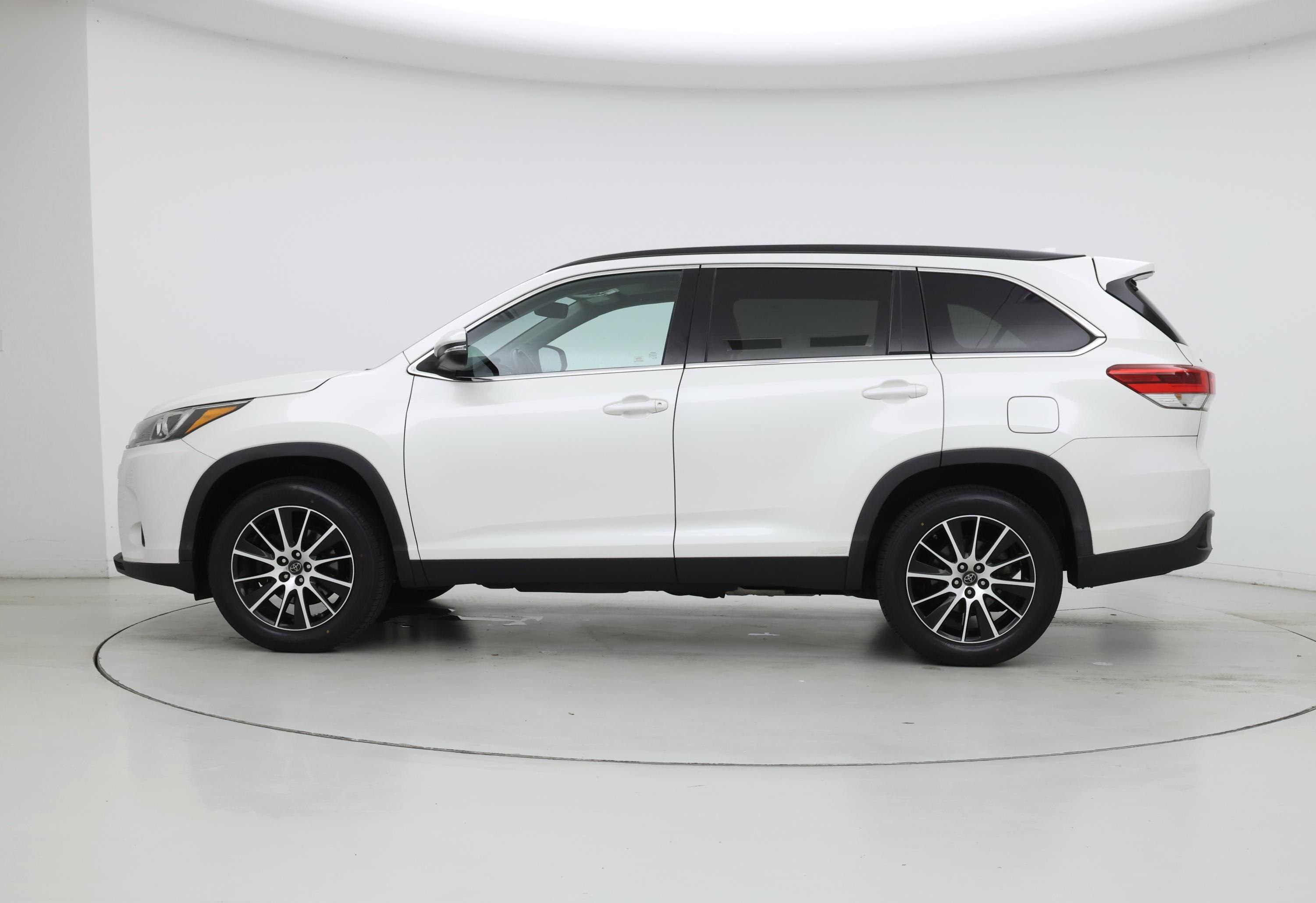 Thumbnail: 2018 Toyota Highlander - 3