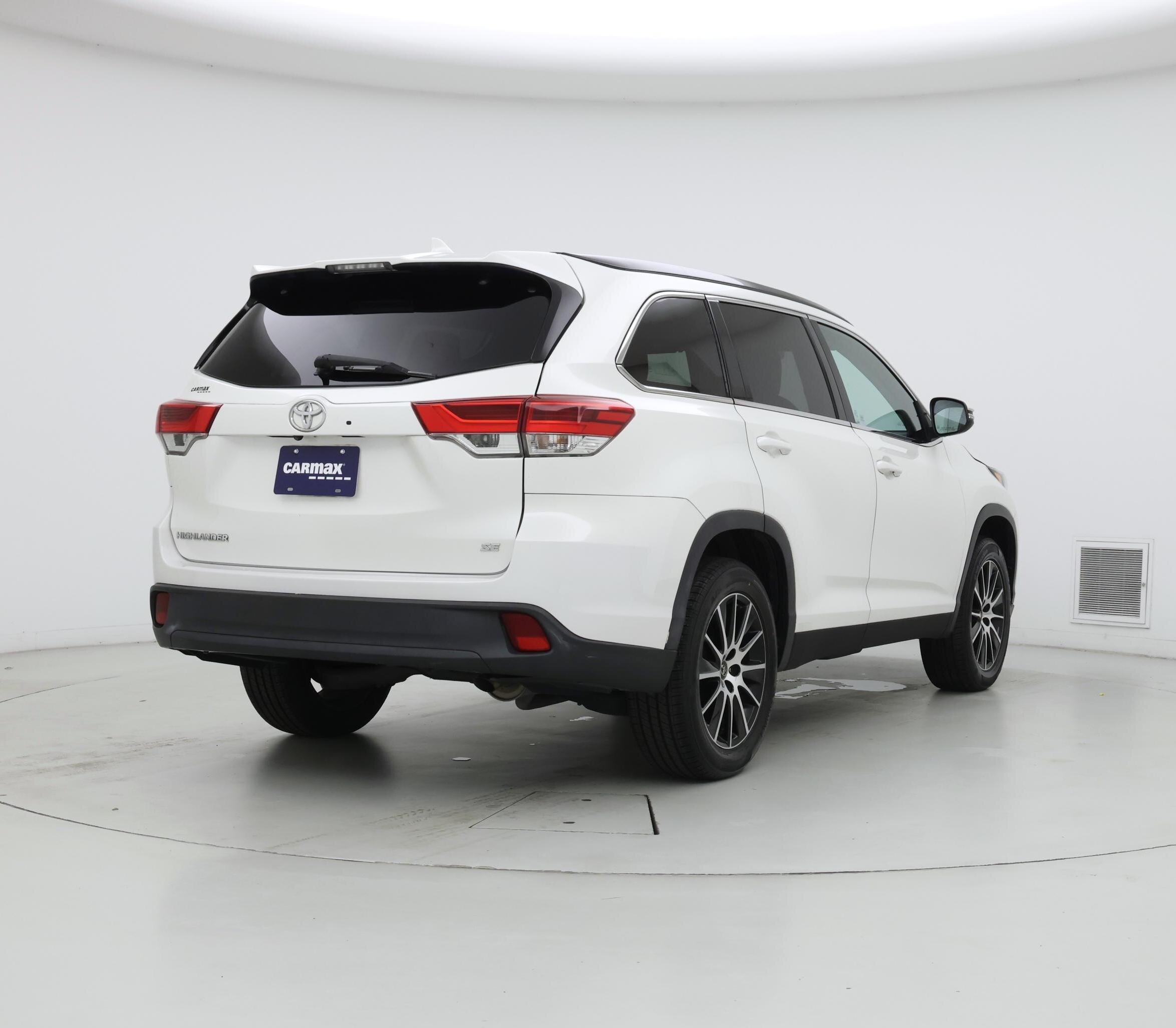 Thumbnail: 2018 Toyota Highlander - 8