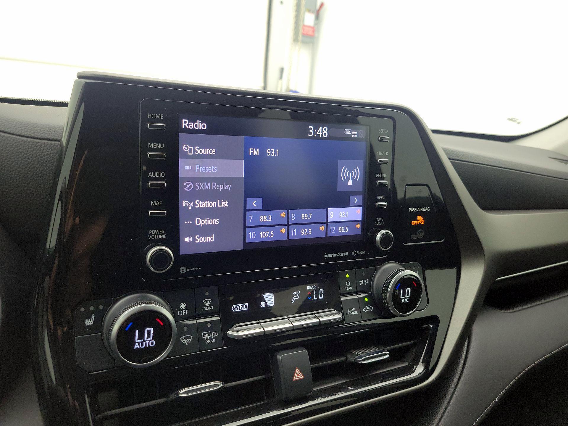 Thumbnail: 2021 Toyota Highlander - 15