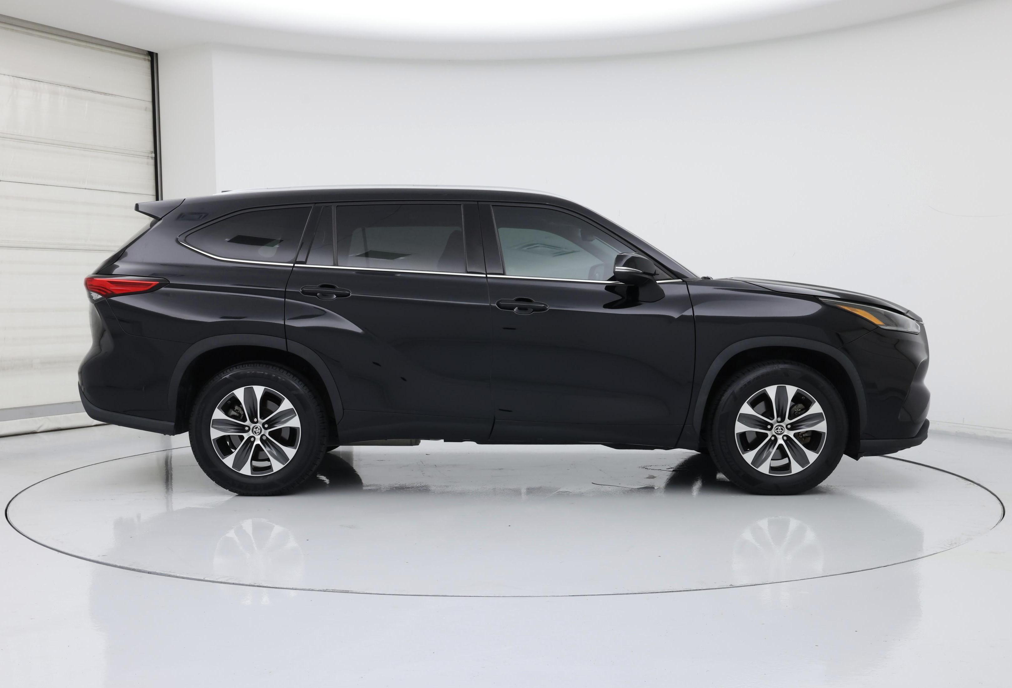 Thumbnail: 2021 Toyota Highlander - 7