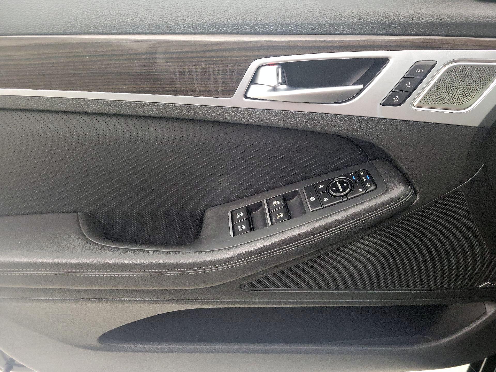 Thumbnail: 2019 Genesis G80 - 12