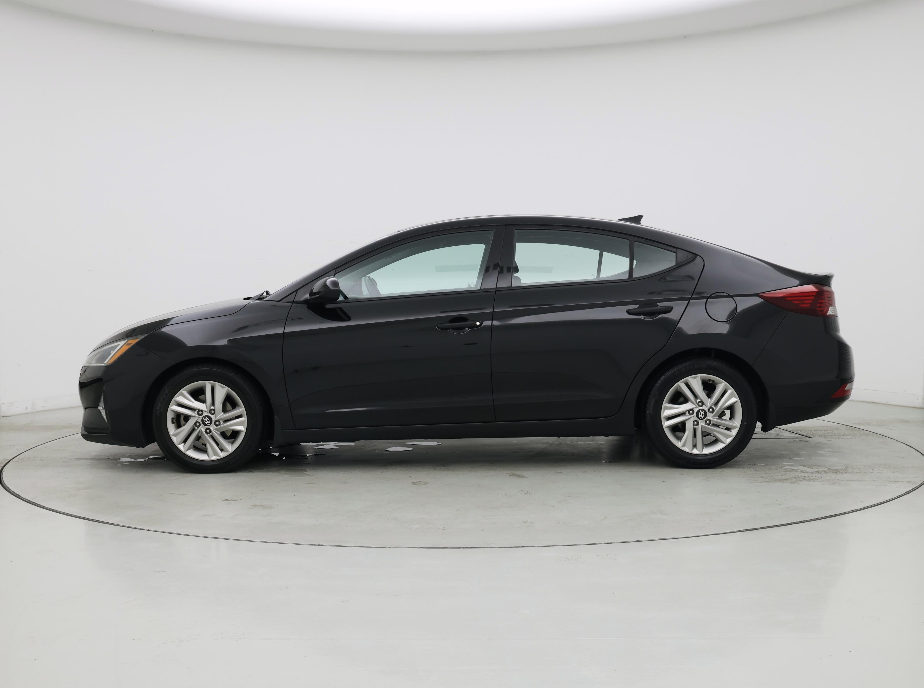 Thumbnail: 2019 Hyundai Elantra - 3
