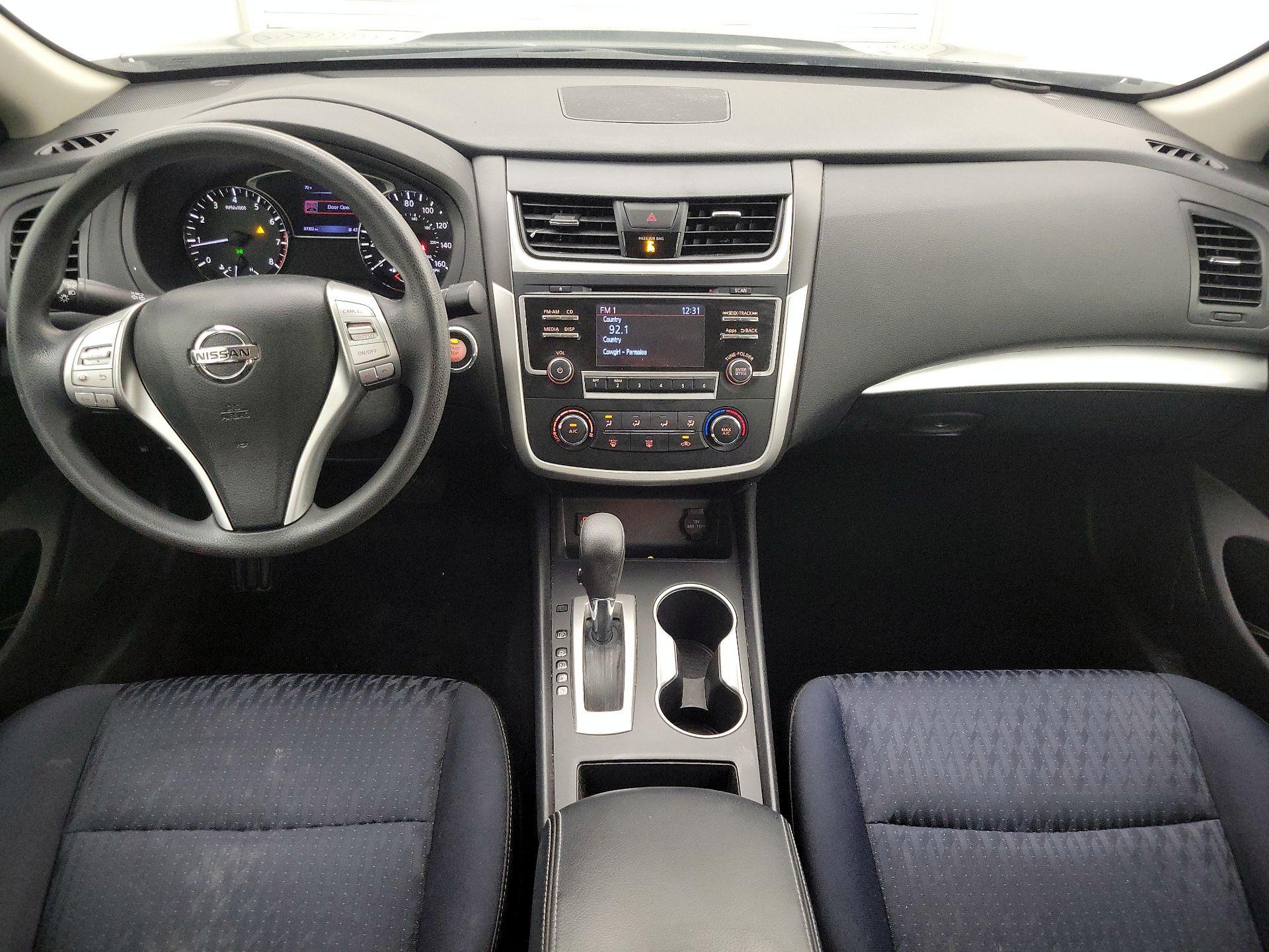 Thumbnail: 2017 Nissan Altima - 9