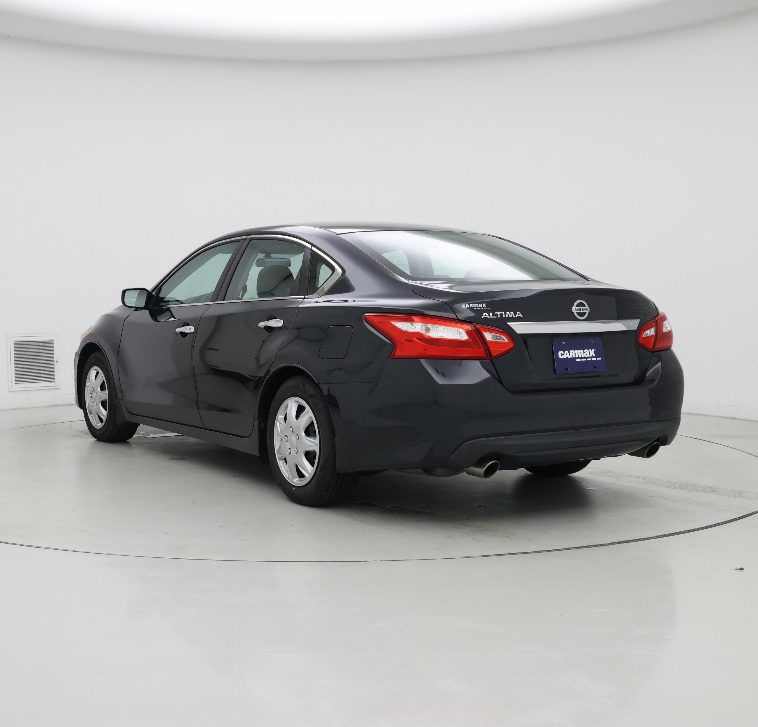 Thumbnail: 2017 Nissan Altima - 2