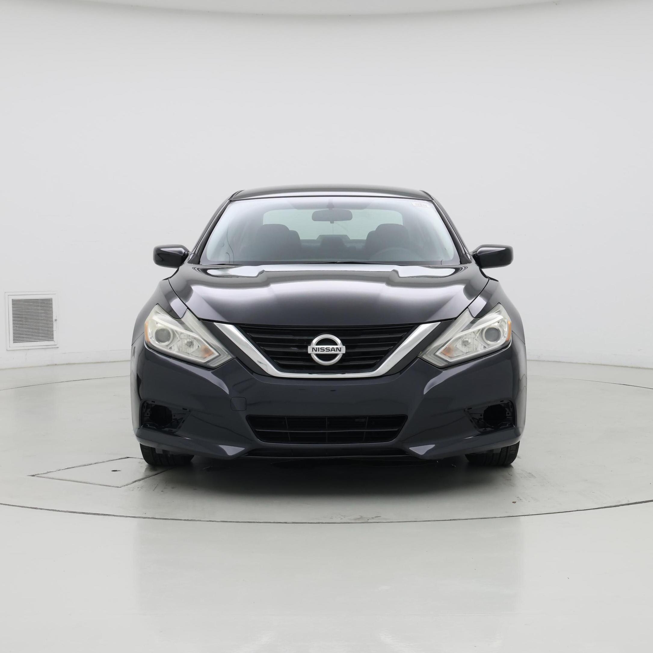 Thumbnail: 2017 Nissan Altima - 5