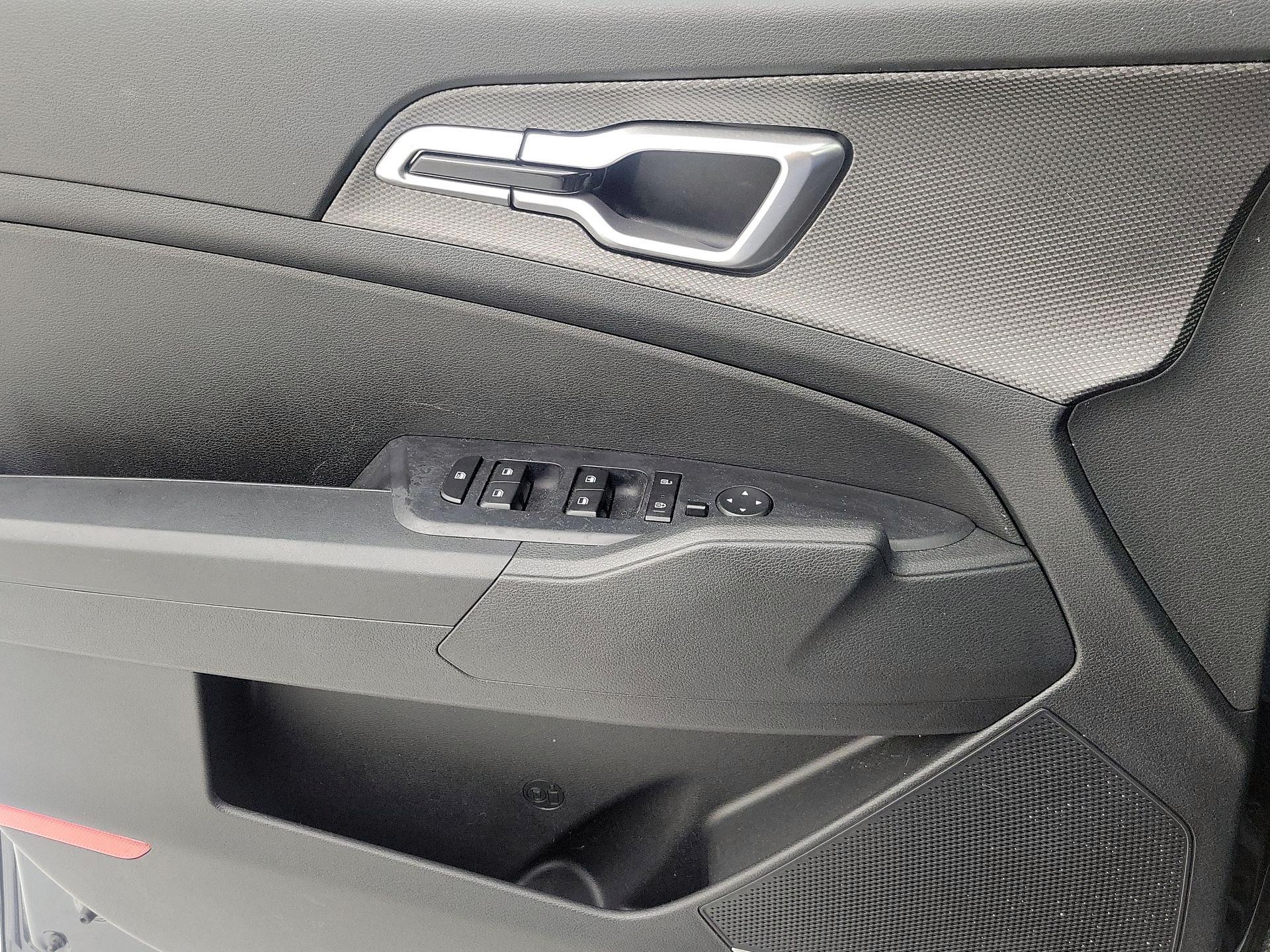 Thumbnail: 2023 Kia Sportage - 12