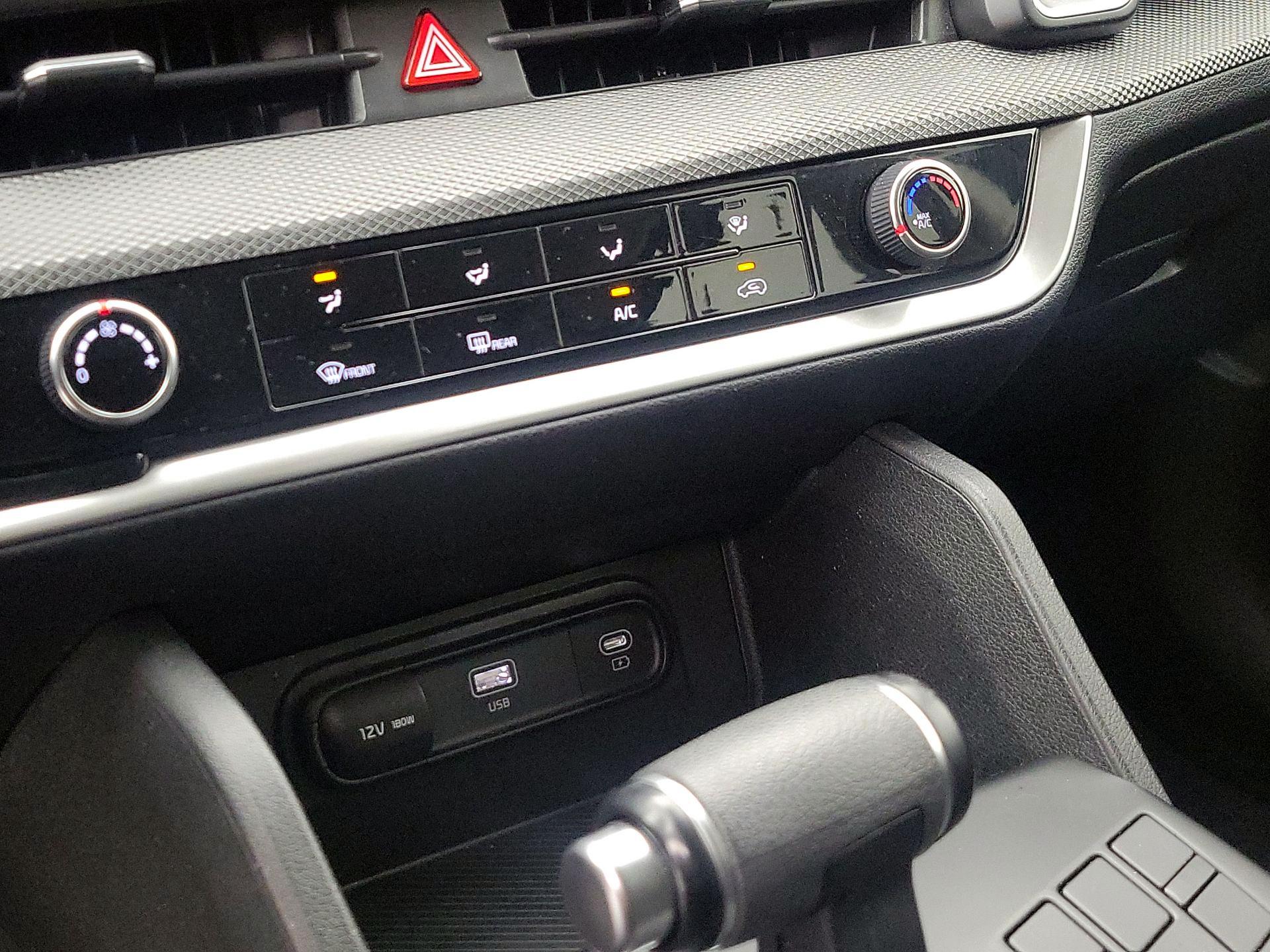 Thumbnail: 2023 Kia Sportage - 16