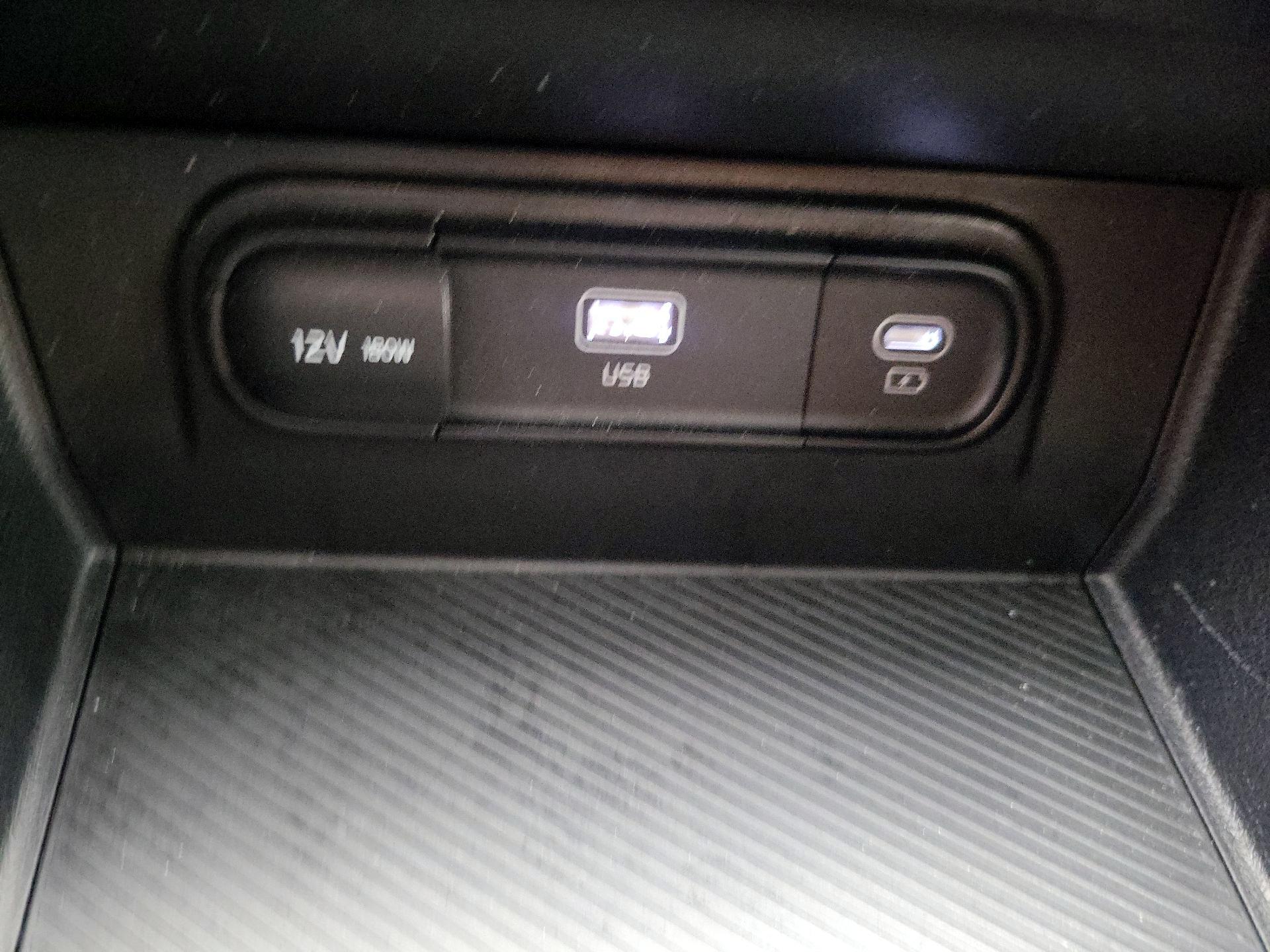 Thumbnail: 2023 Kia Sportage - 18