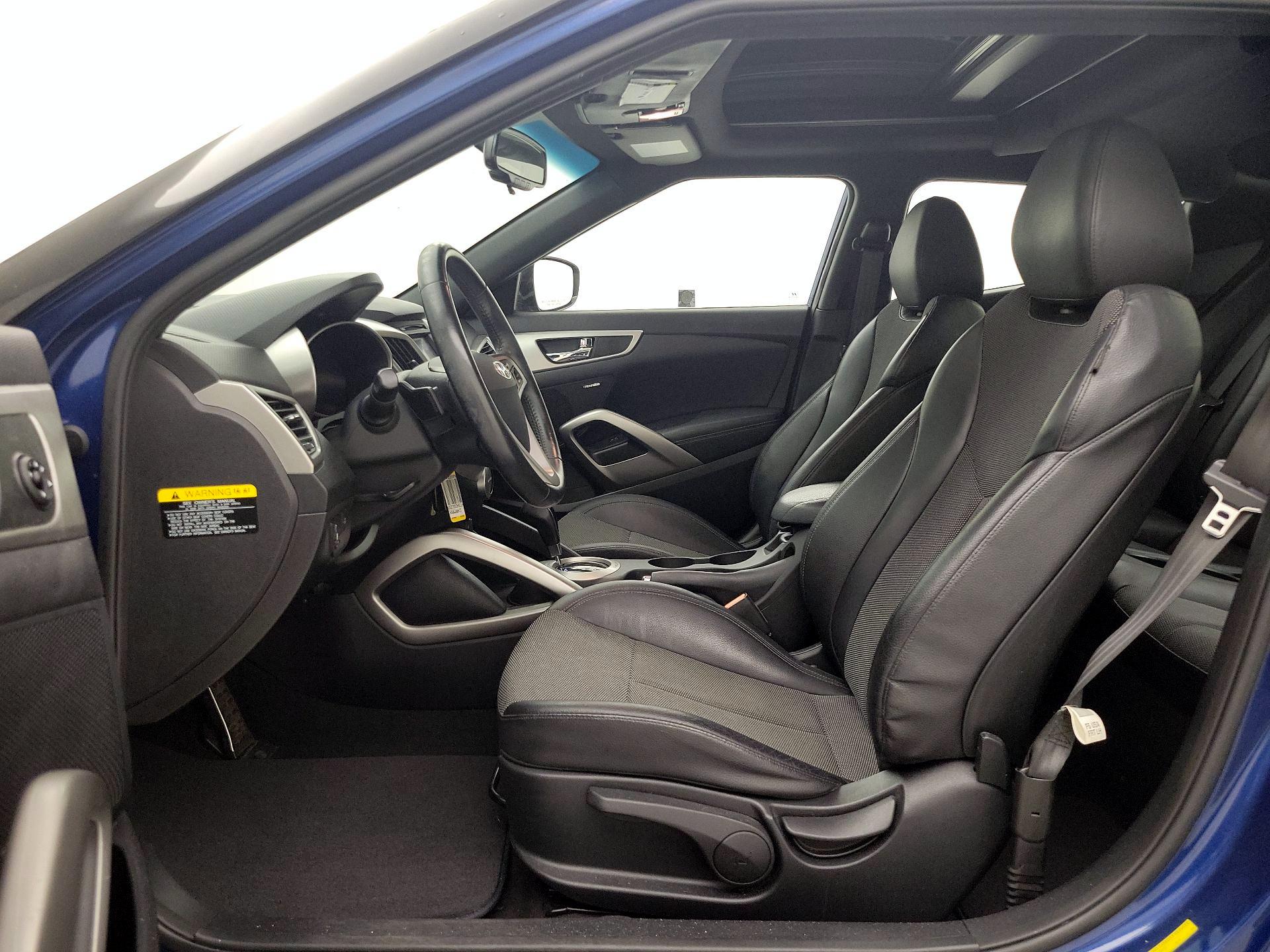 Thumbnail: 2016 Hyundai Veloster - 11