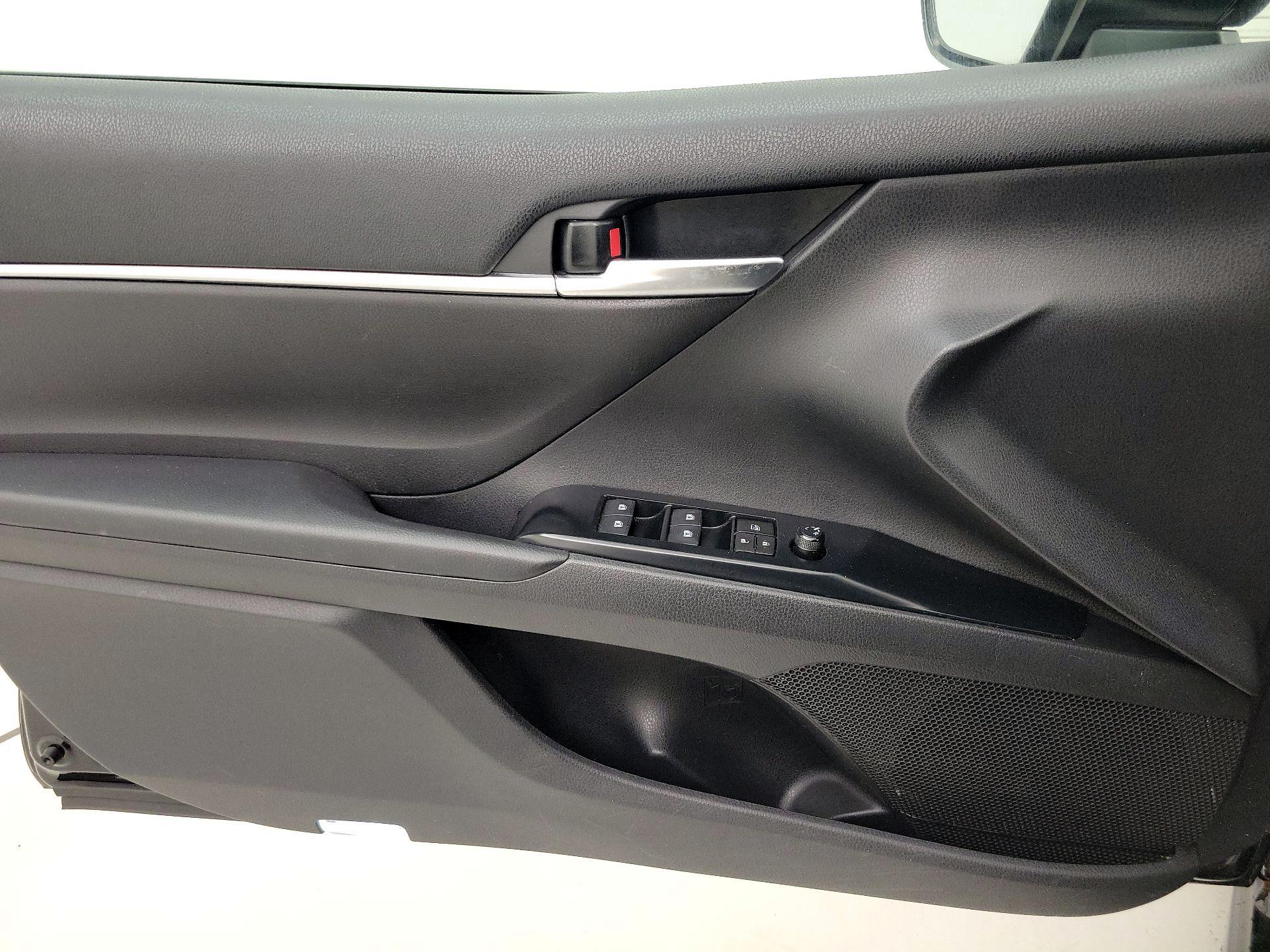 Thumbnail: 2019 Toyota Camry - 12