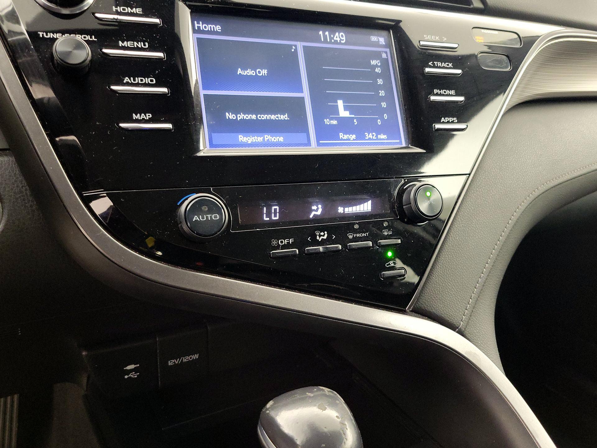 Thumbnail: 2019 Toyota Camry - 16