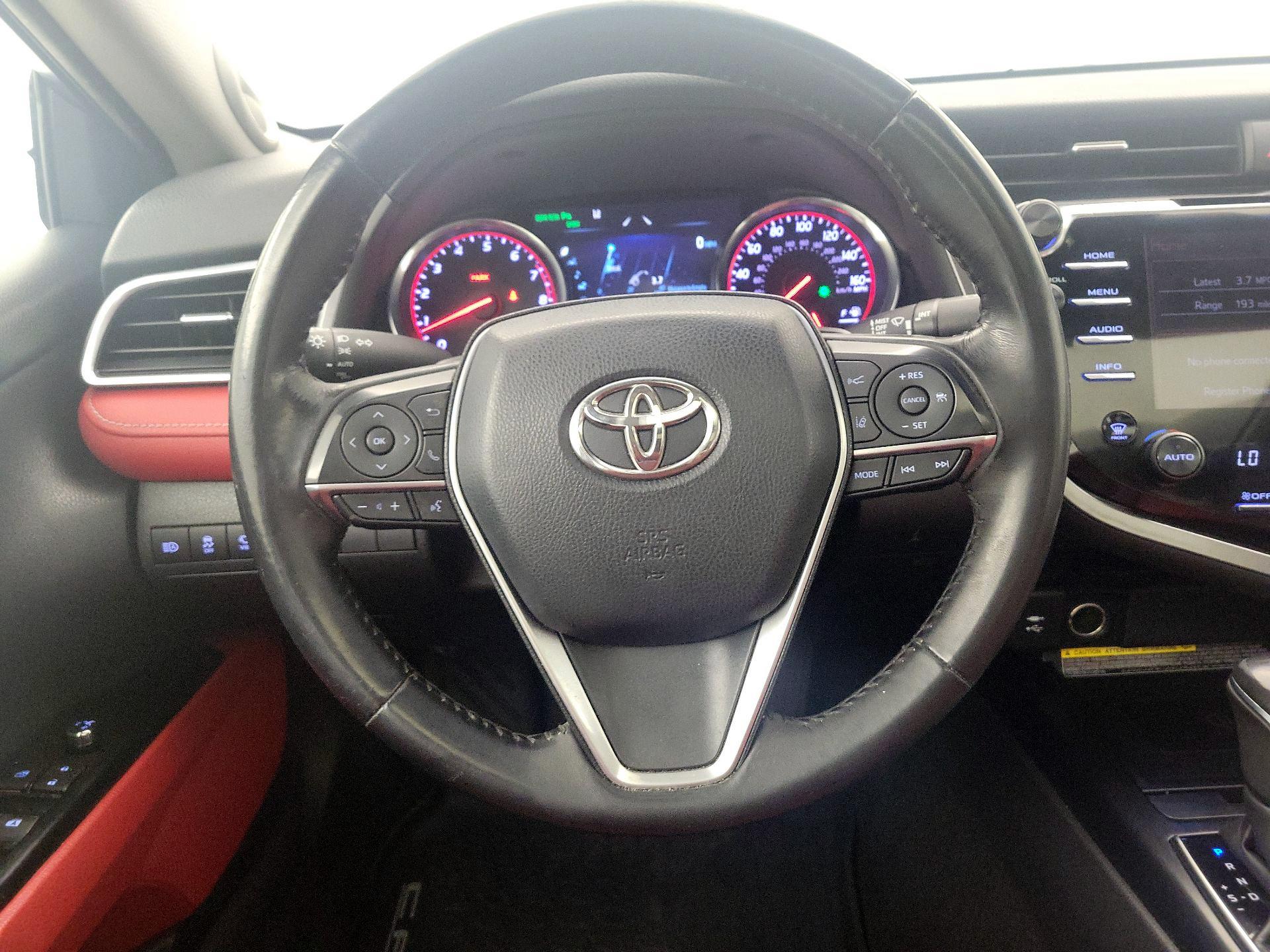 Thumbnail: 2018 Toyota Camry - 10