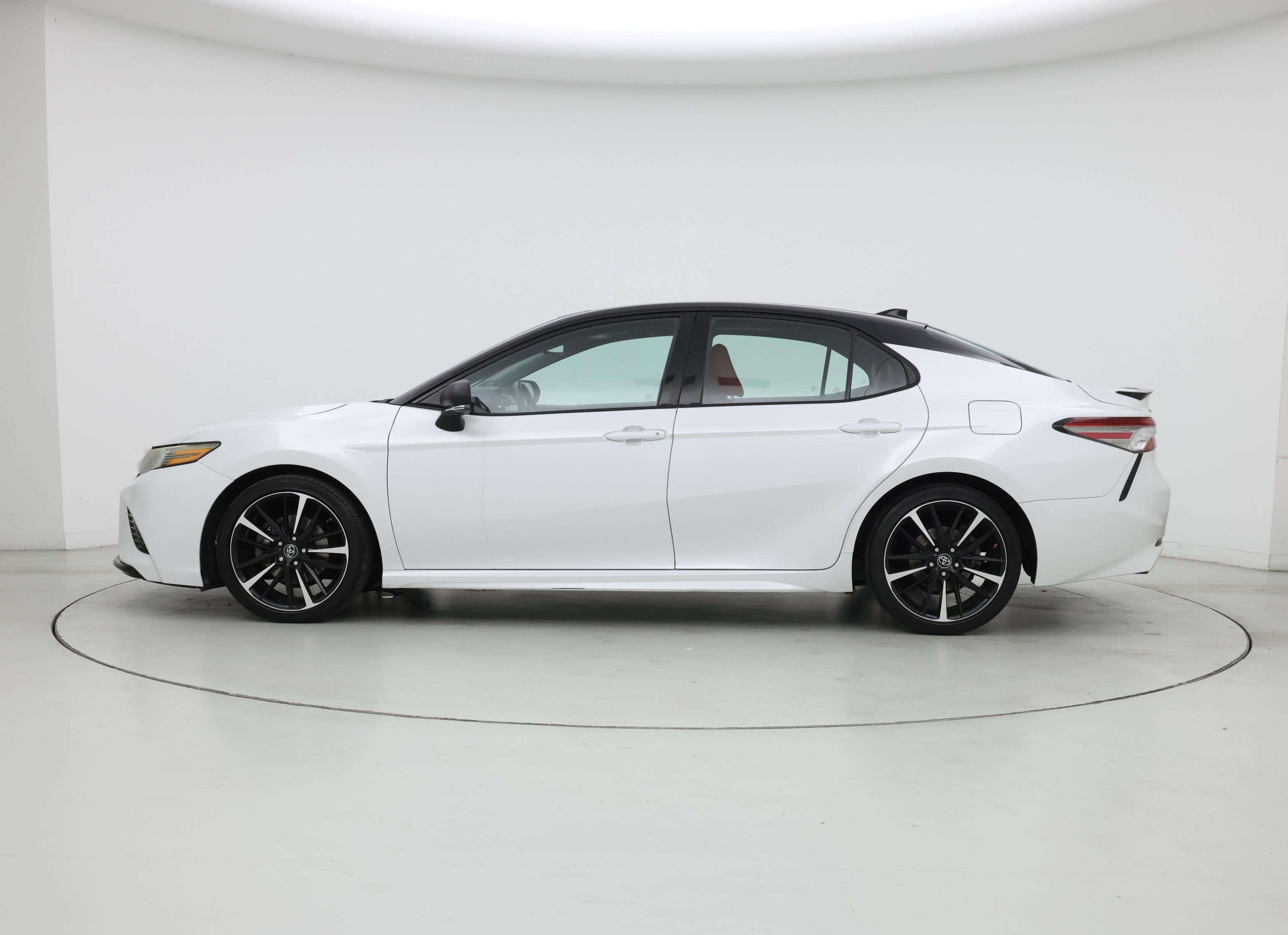Thumbnail: 2018 Toyota Camry - 3