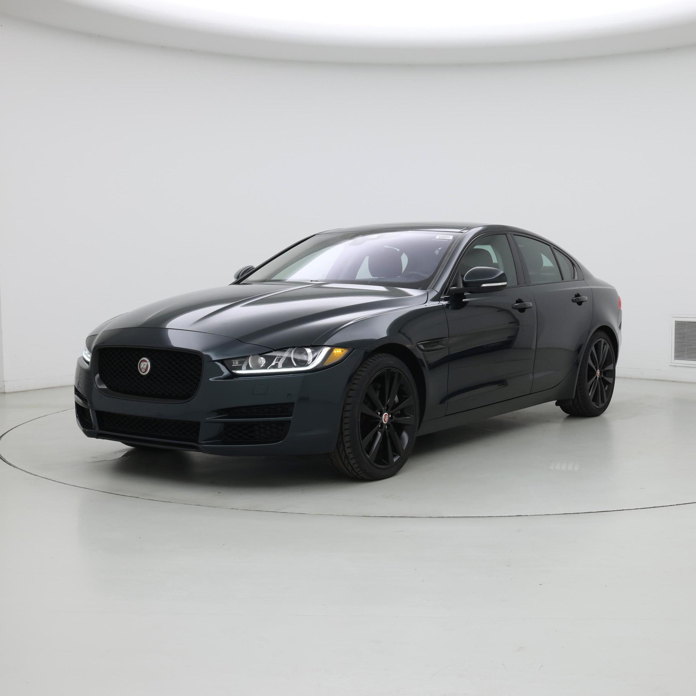 Thumbnail: 2017 Jaguar XE - 4