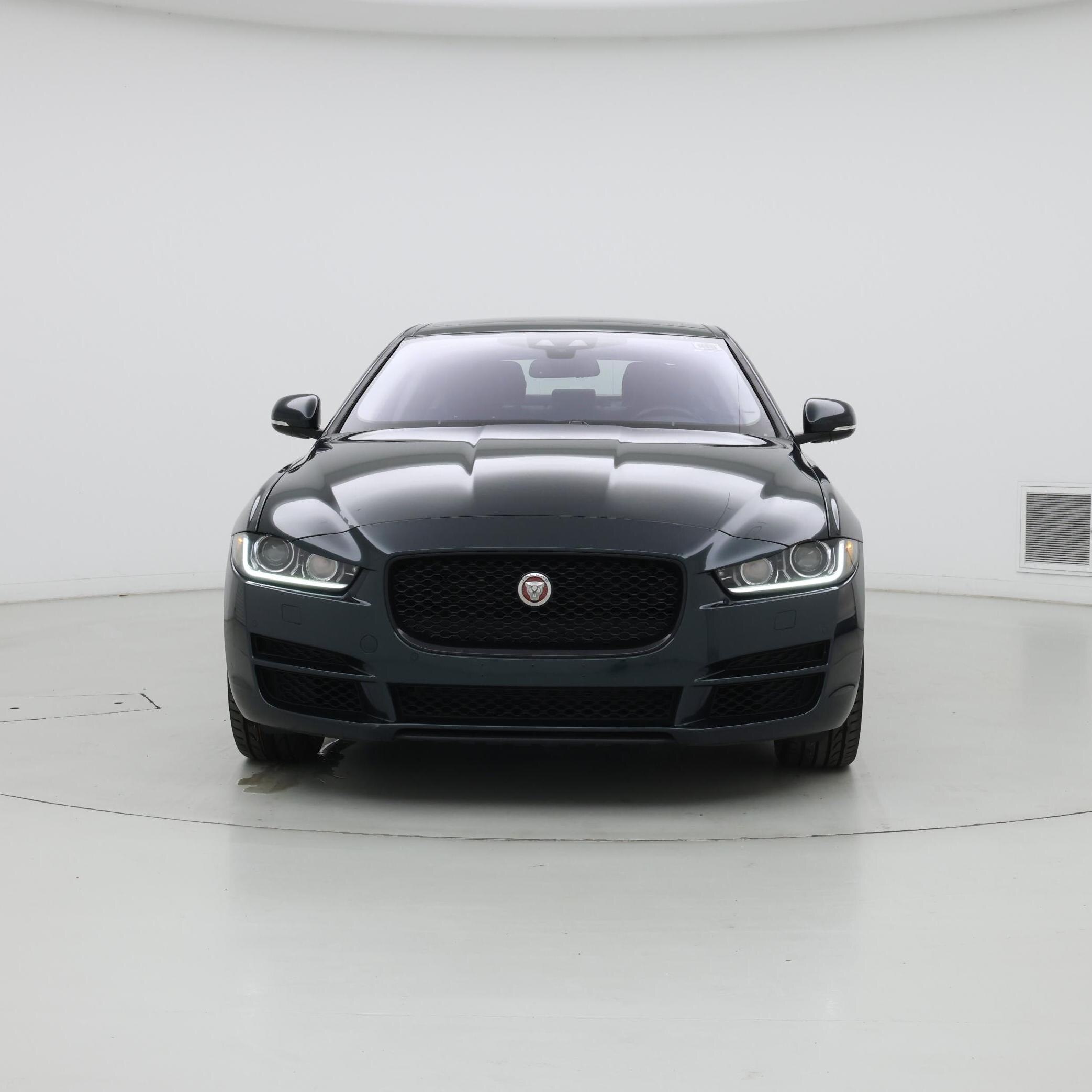Thumbnail: 2017 Jaguar XE - 5